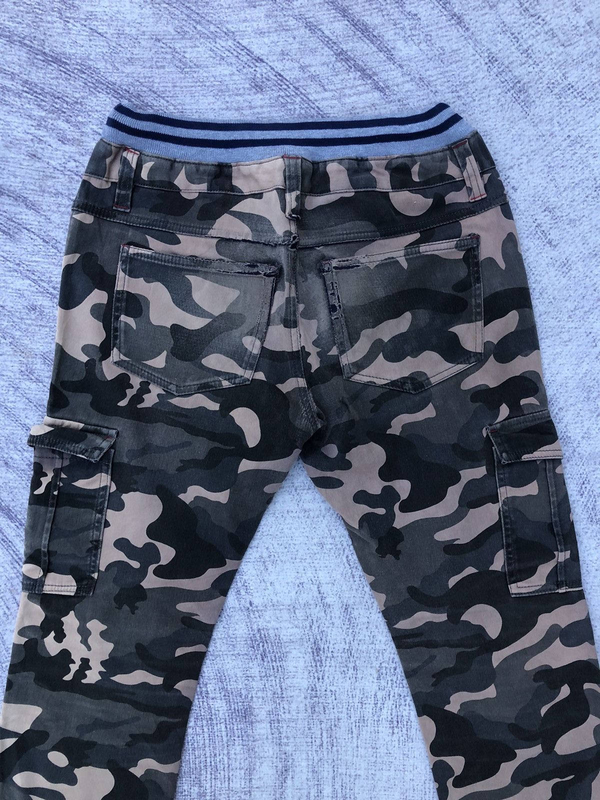 Designer × Japanese Brand Stretch Waist Multipocket Cargo Pants Military Pattern Size US 26 / EU 42 - 12 Thumbnail