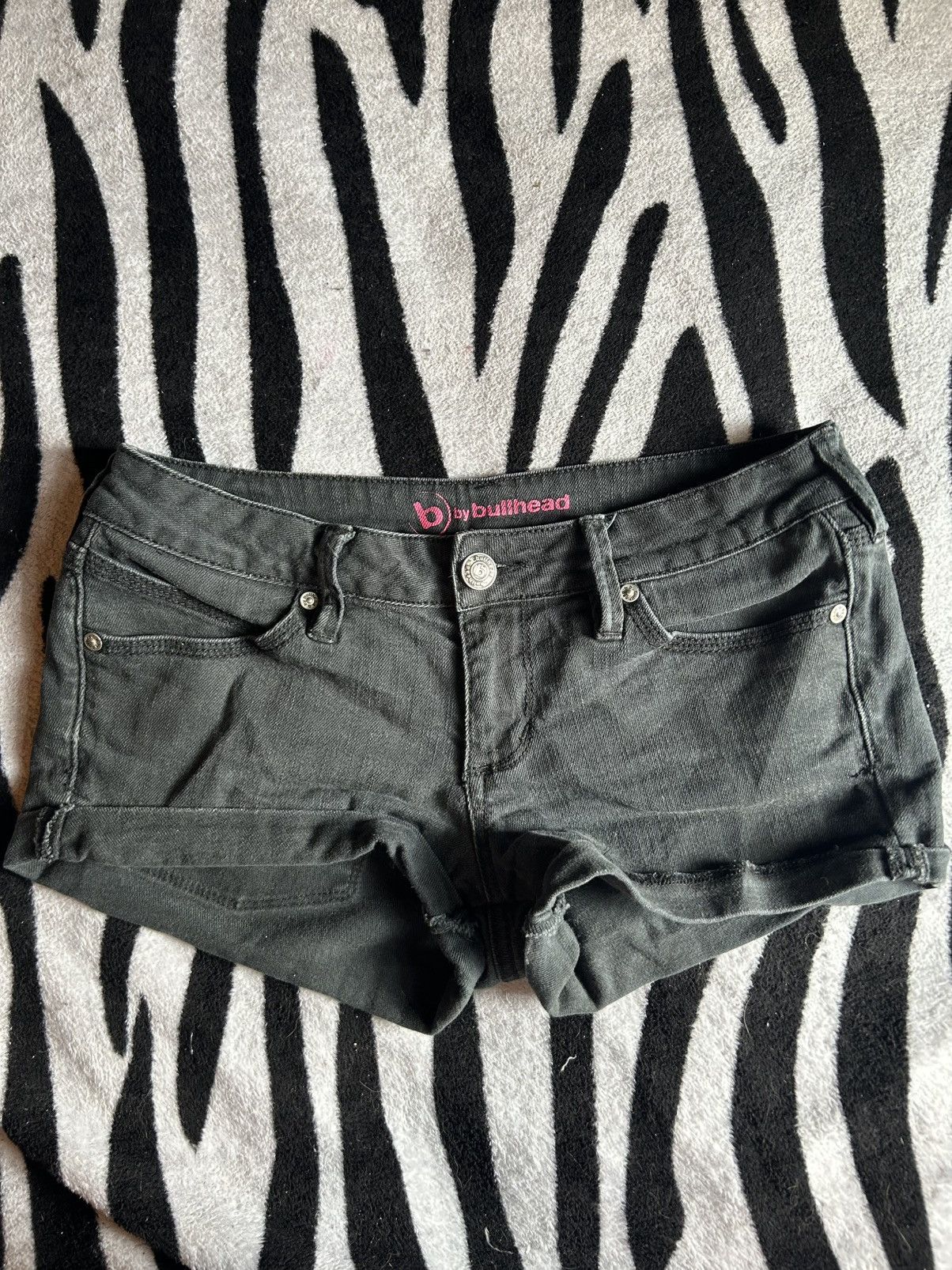 Bullhead Denim Co. Bullhead Black Shorts Size 27" / US 4 / IT 40 - 1 Thumbnail