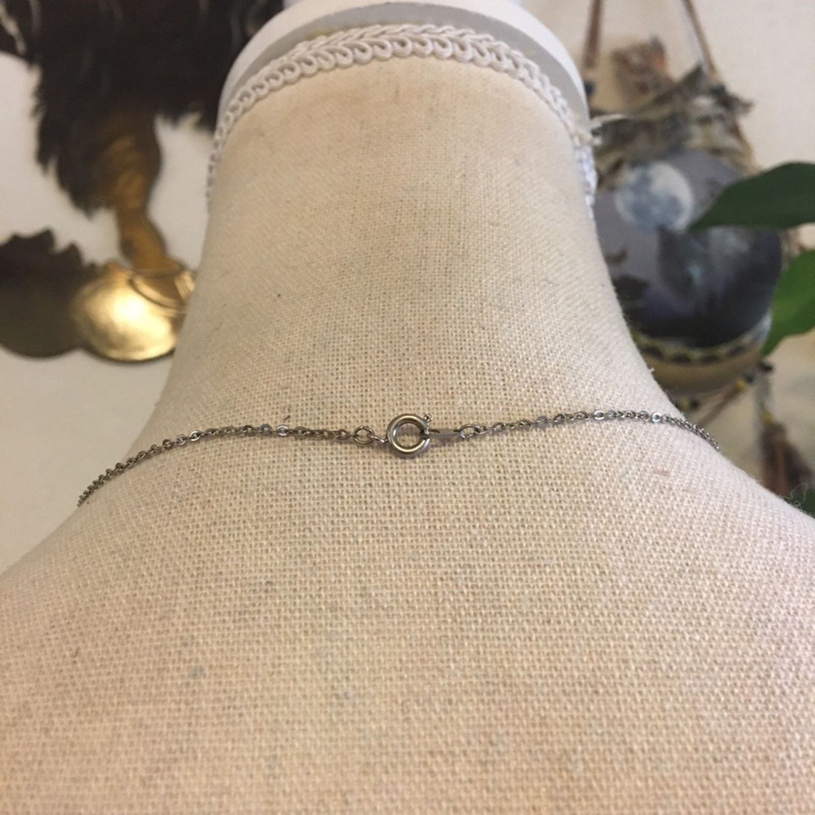 Vintage Vintage clear rhinestone pendant on silver chain Size ONE SIZE - 5 Thumbnail