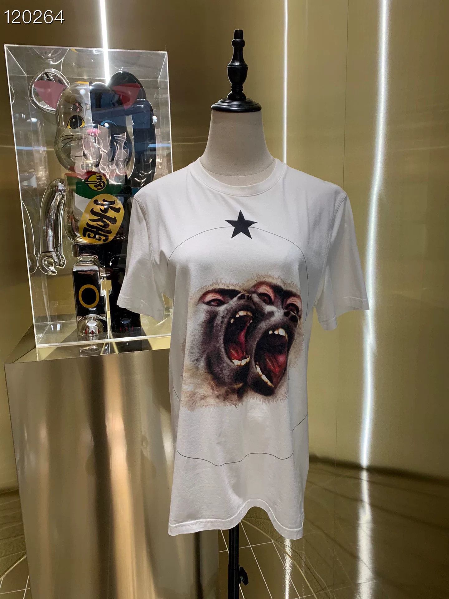Givenchy Givenchy Angry Monkey Women's T-shirt Size M / US 6-8 / IT 42-44 - 1 Thumbnail