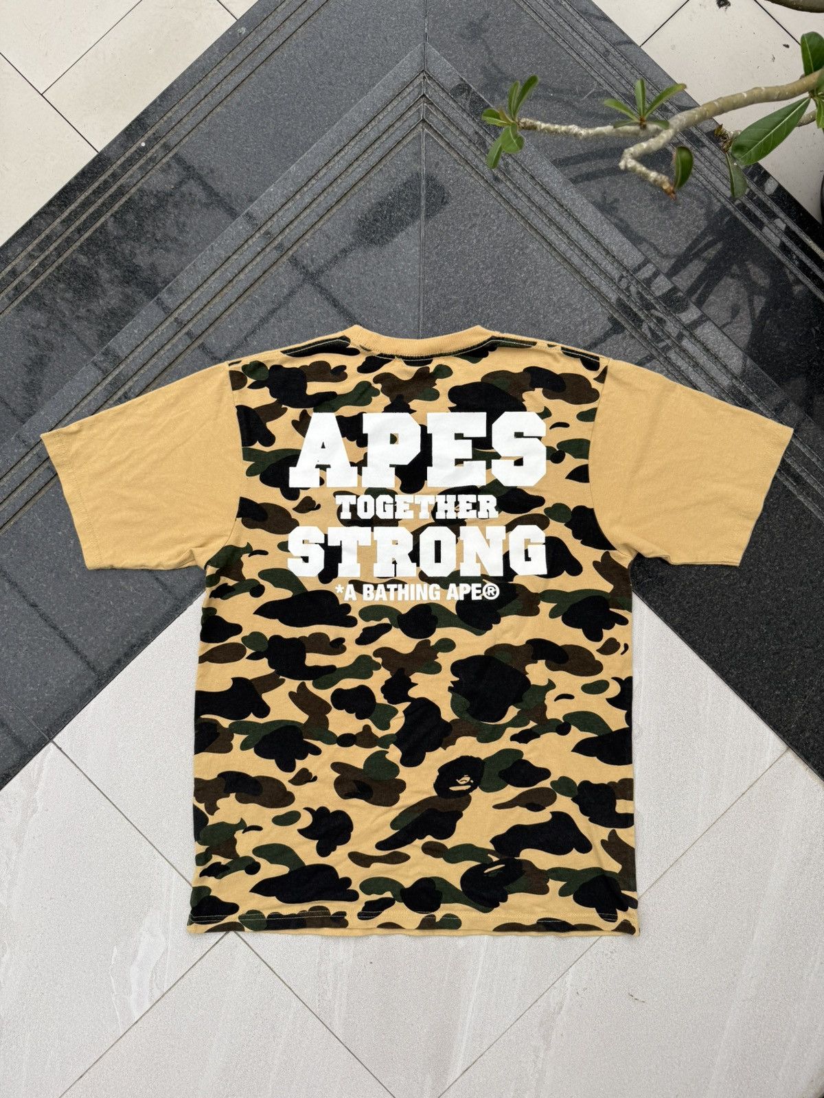 Vintage 90’s BAPE BATHING APE APES STRONGER RARE MULTI LOGO TSHIRT Size US M / EU 48-50 / 2 - 3 Thumbnail
