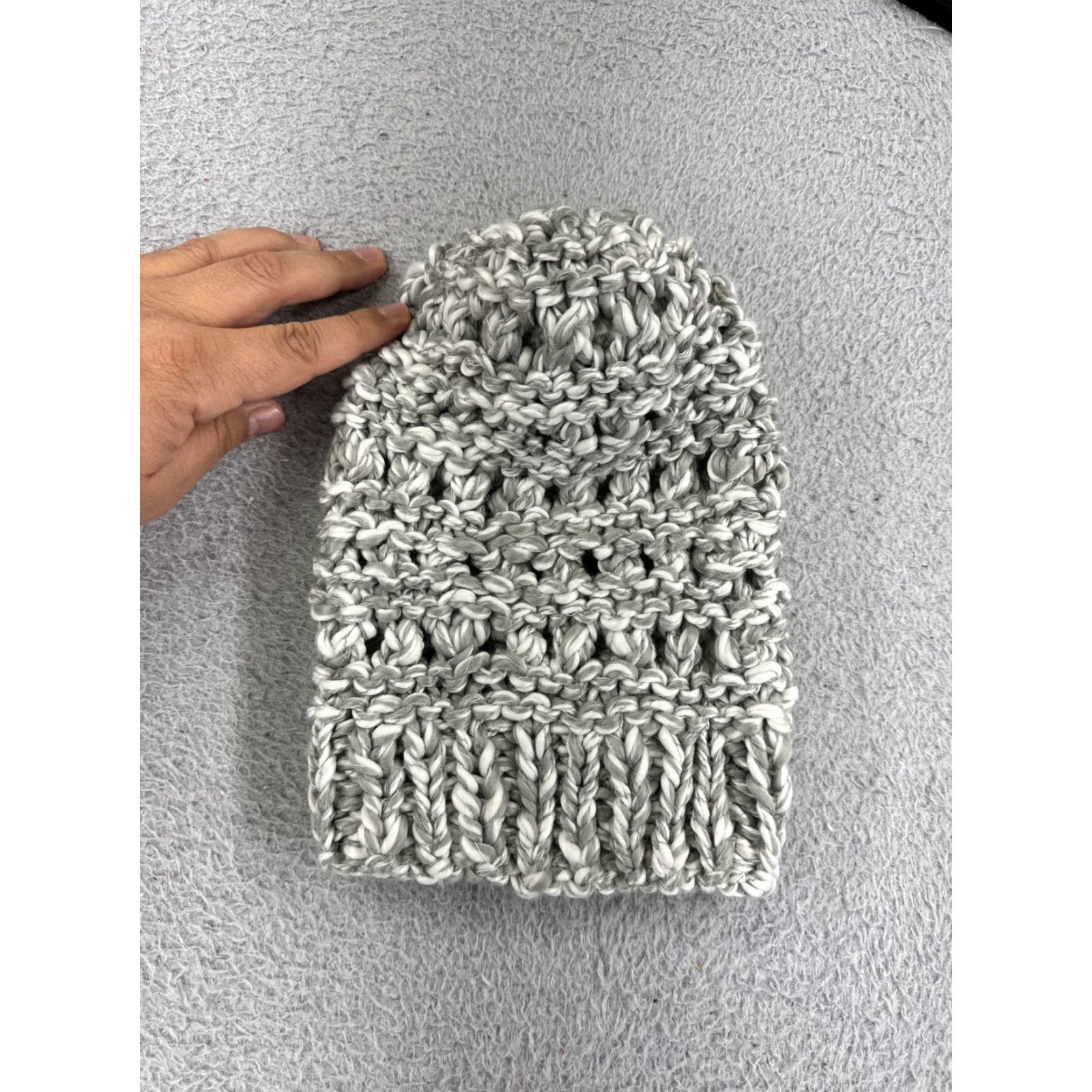 American Eagle Outfitters VINTAGE American Eagle Beanie Toque Adult One Size Gray White Knit POM Acrylic Nylon Size ONE SIZE - 4 Thumbnail