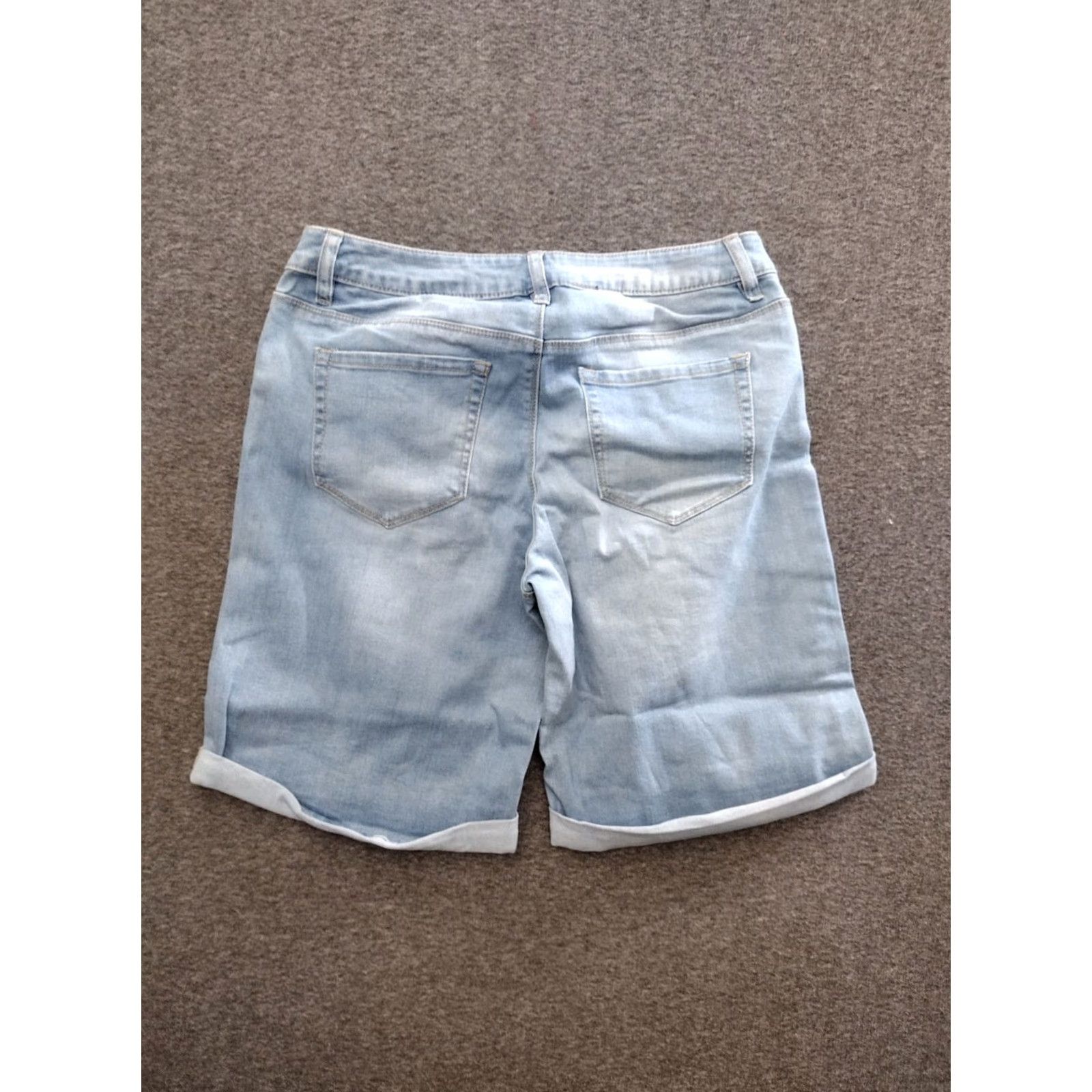 Vintage Unbranded Women's Jeans Shorts Cropped Light Wash 8 Blue Denim 5-Pocket Regular Mid Rise Adult Womens regret Size 30" / US 8 / IT 44 - 7 Thumbnail