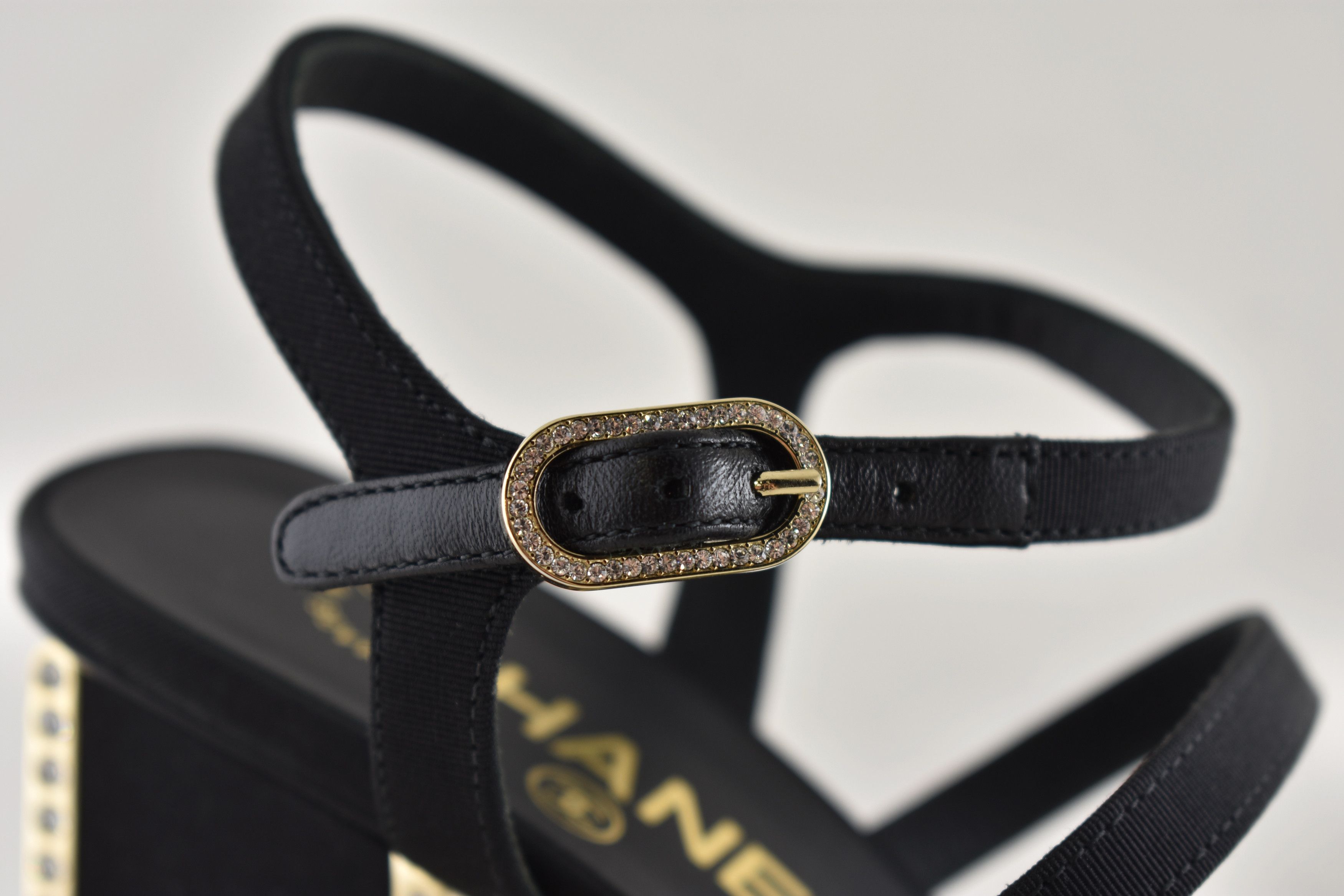 Chanel Chanel 24B Strappy Crystal CC Logo Block Heel Sandal 38 Size US 8 / IT 38 - 8 Thumbnail