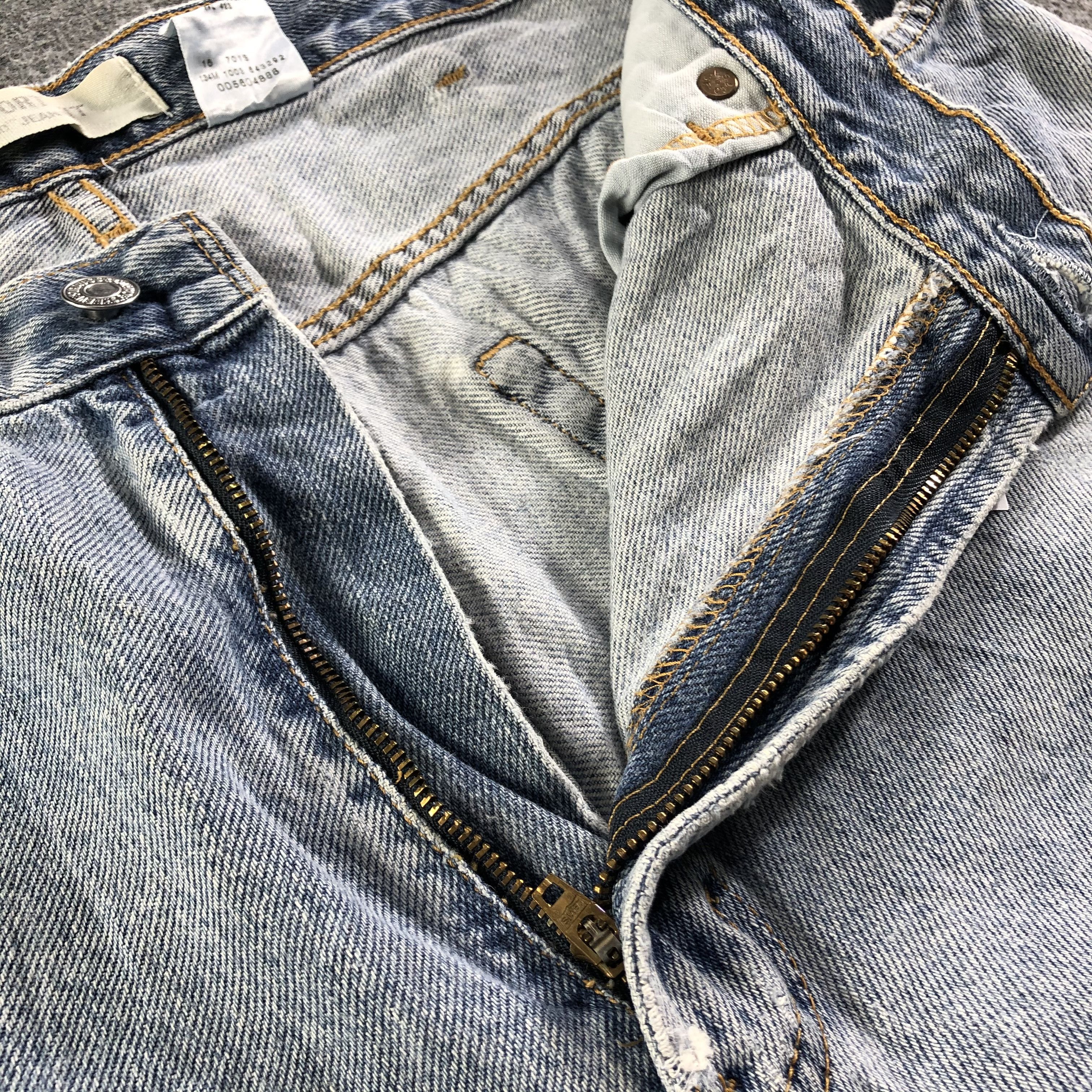 Levi's Vintage Levis 560 Jeans-J3366 Size US 37 - 10 Thumbnail