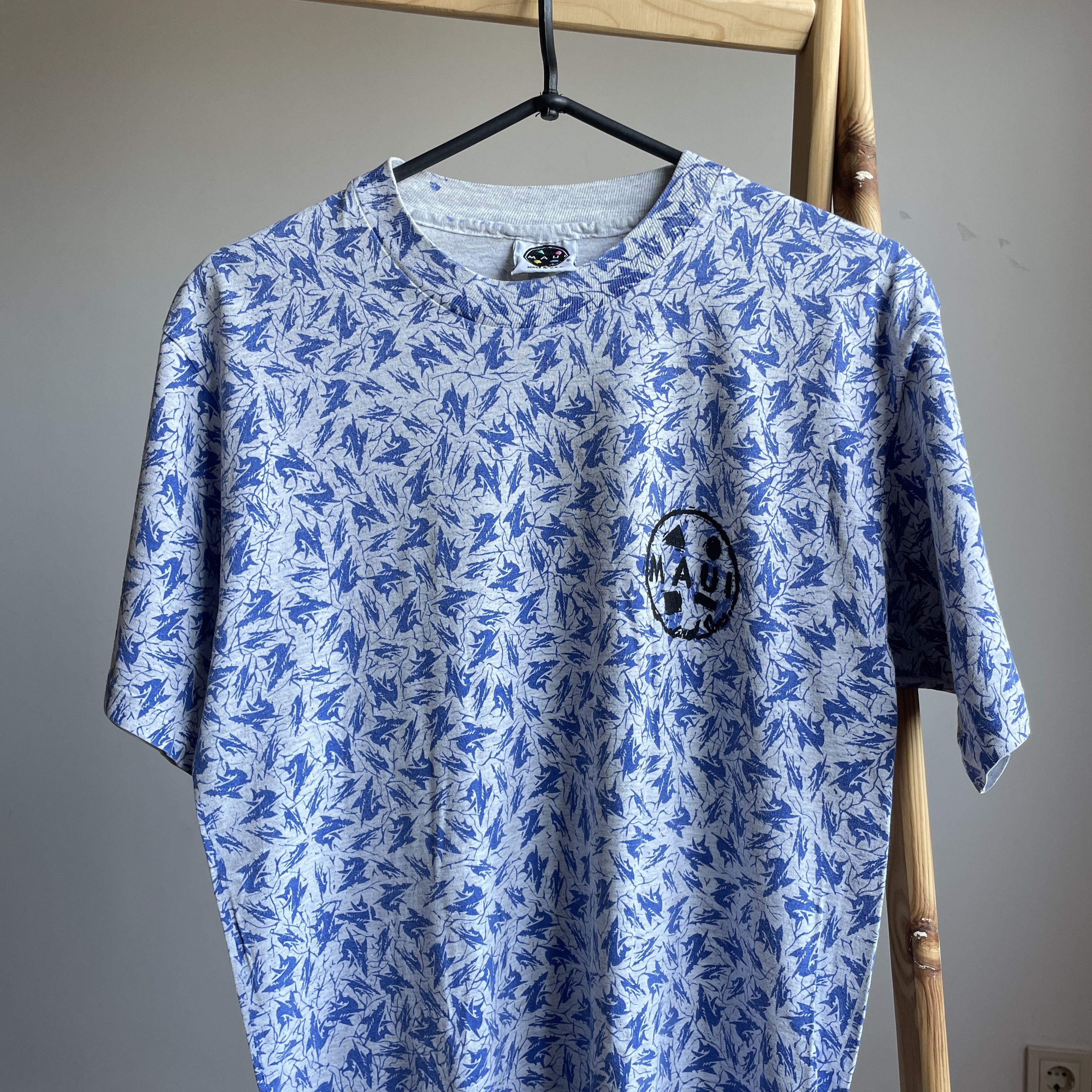 Maui and Sons × Vintage Maui Shark Pattern Vintage 90's Single Stitch T-Shirt Size L Size US L / EU 52-54 / 3 - 3 Thumbnail