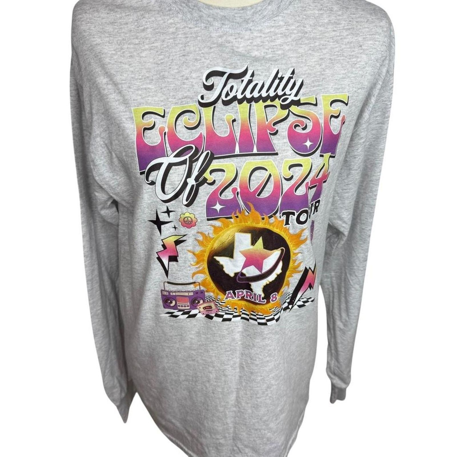 Jerzees Eclipse 2024 Graphic Tee M Long Sleeve Size M / US 6-8 / IT 42-44 - 2 Thumbnail