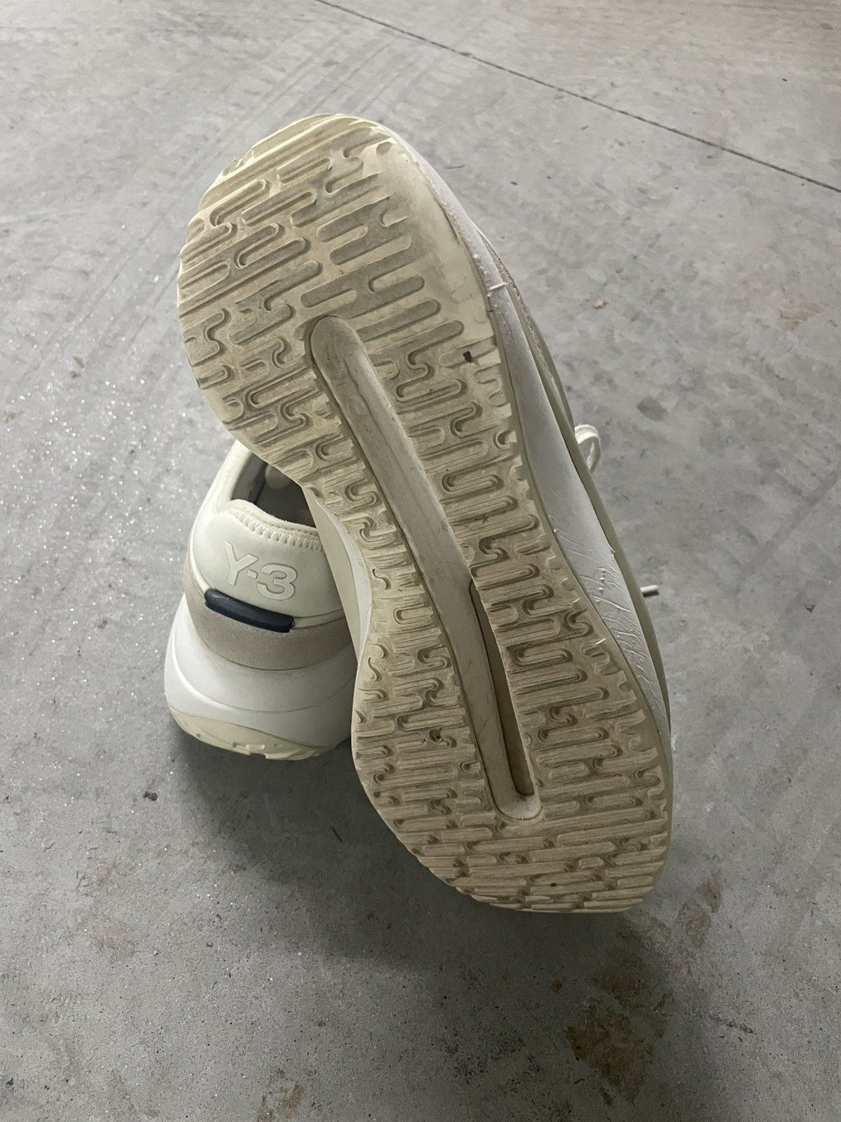 Adidas × Y-3 Yohji Yamamoto Ajatu-Run “Off White” colorway Size US 9 / EU 42 - 5 Thumbnail
