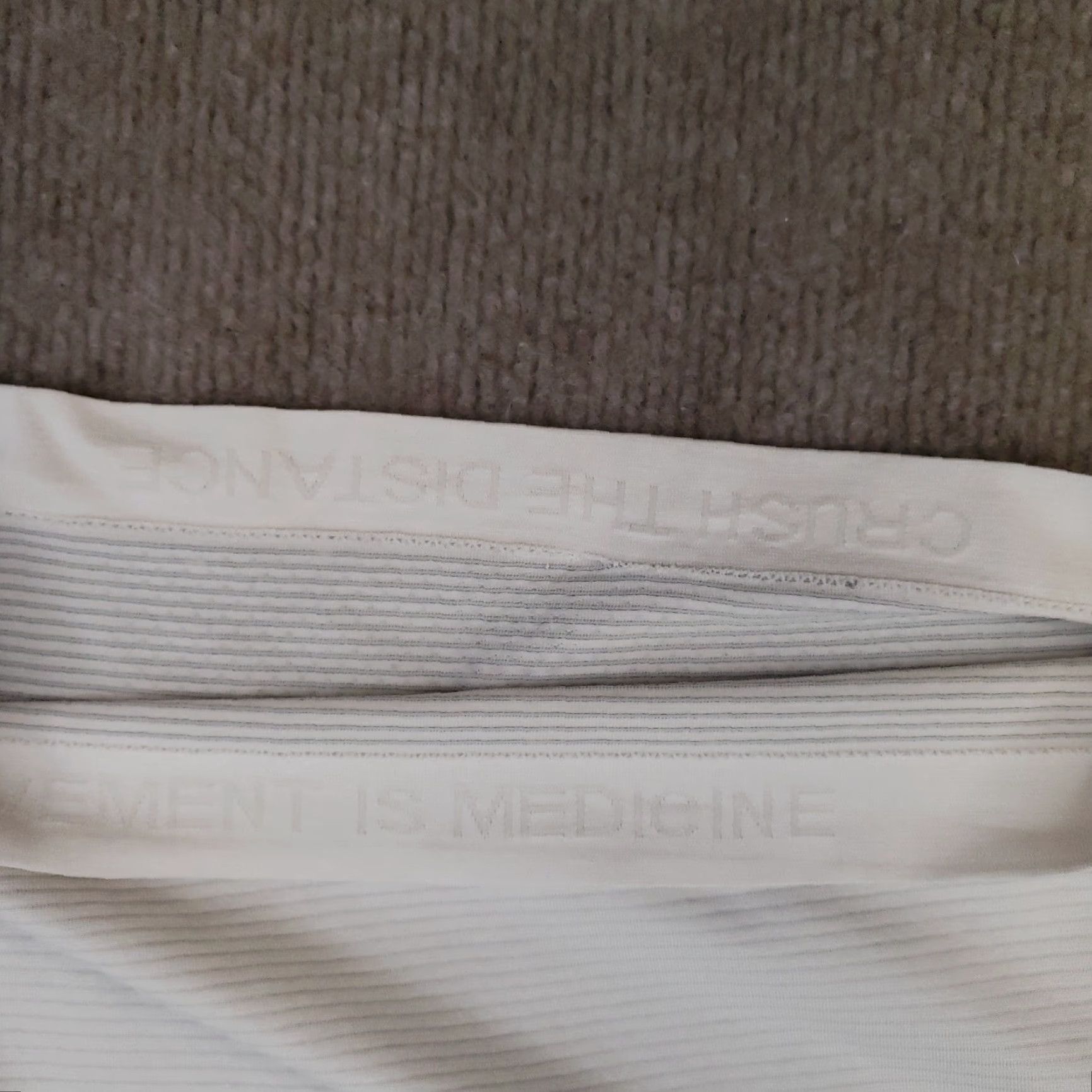 Lululemon Lululemon Shirt Womens XS White Vent Tech Long Sleeve Seamless Run Thumbholes Size S / US 4 / IT 40 - 6 Thumbnail