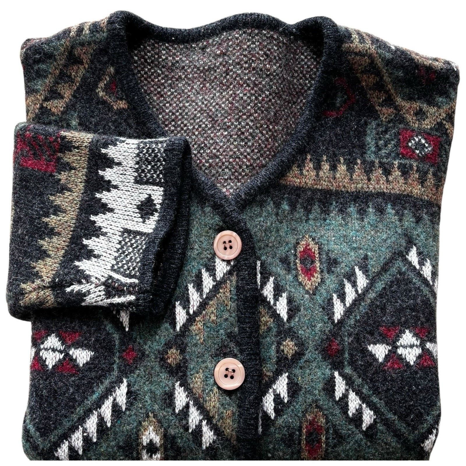 The Unbranded Brand Vintage Aztec Pattern V Neck Wool Sweater Small Green Gray Size S / US 4 / IT 40 - 2 Thumbnail