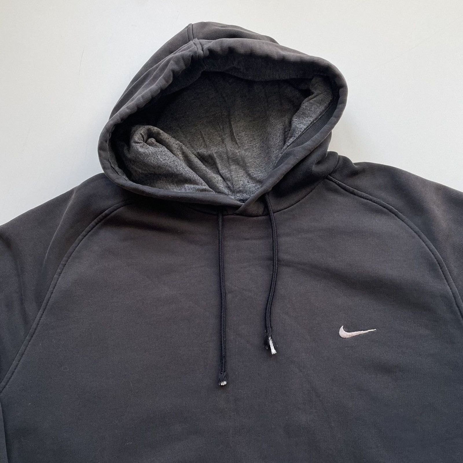 Nike Vintage Y2K Nike Swoosh Hoodie XL Sun Faded Black Rare Size US XL / EU 56 / 4 - 2 Thumbnail