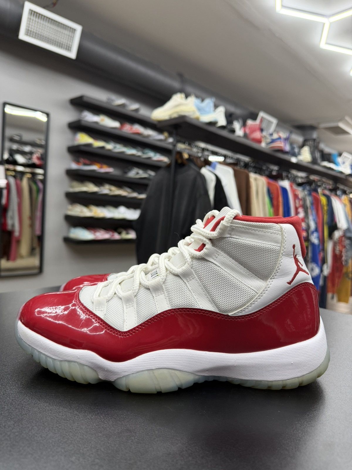 Jordan Brand Size 10 - Jordan 11 Retro Cherry “2022” Size US 10 / EU 43 - 1 Thumbnail