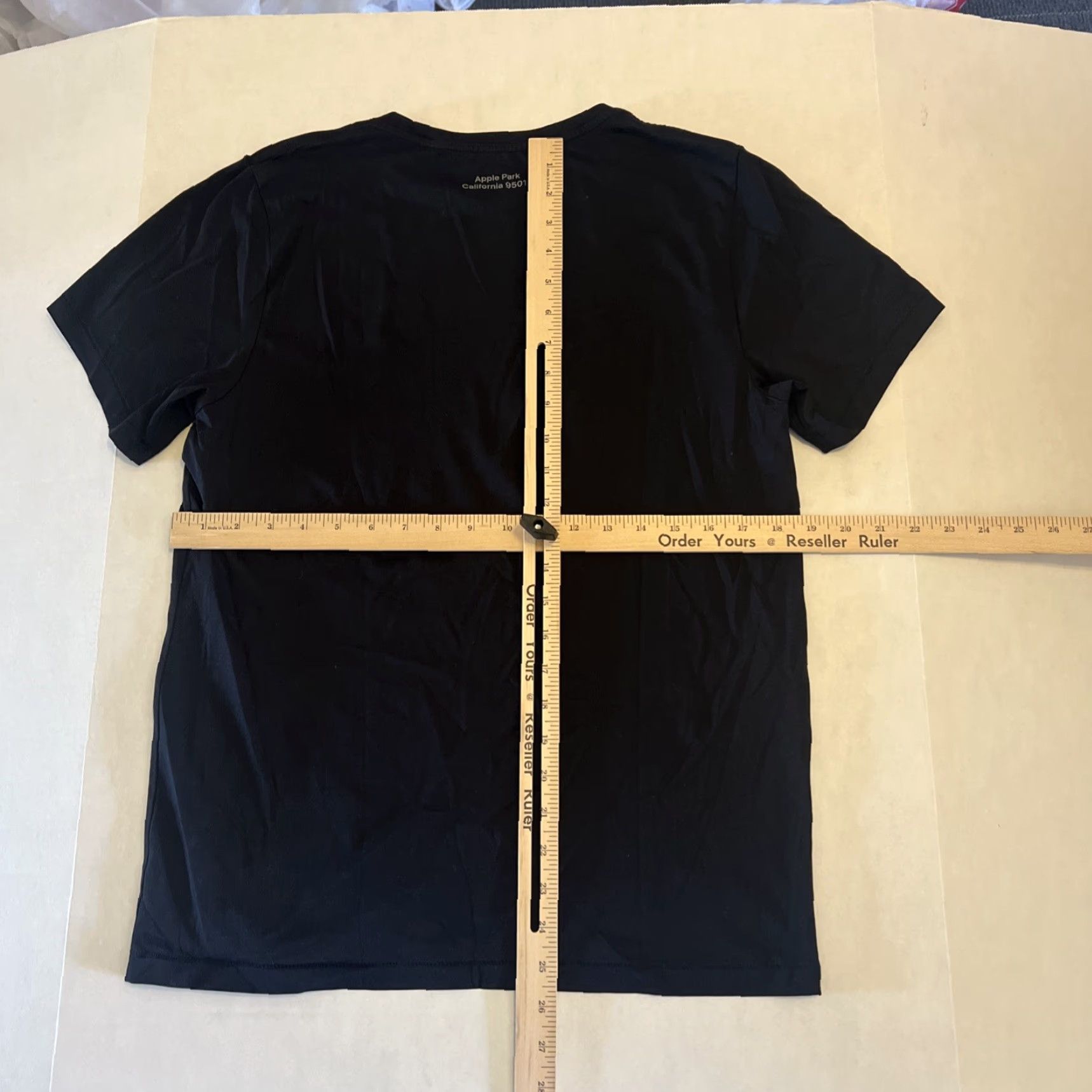 Apple NWOT Apple Park Logo California HQ Offices Parking 95014 Shirt Medium Men Black Cotton Graphic Print Tee Size US M / EU 48-50 / 2 - 6 Thumbnail