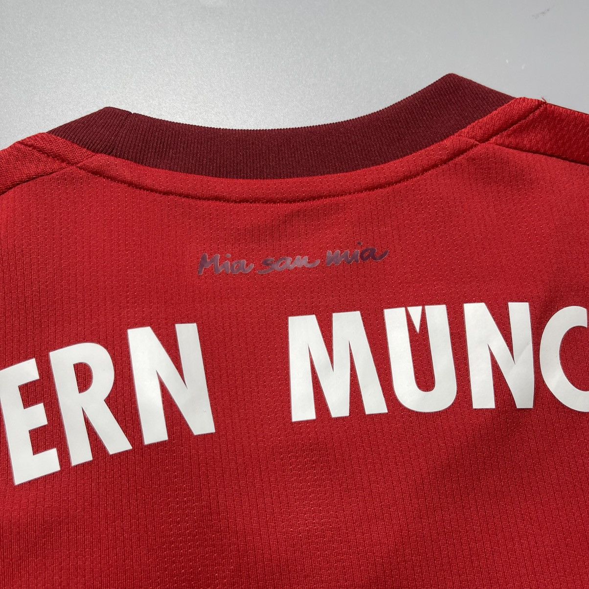 Vintage BAYERN ADIDAS 2015/2016 FOOTBALL HOME JERSEY #10 ROBBEN Size US L / EU 52-54 / 3 - 12 Thumbnail