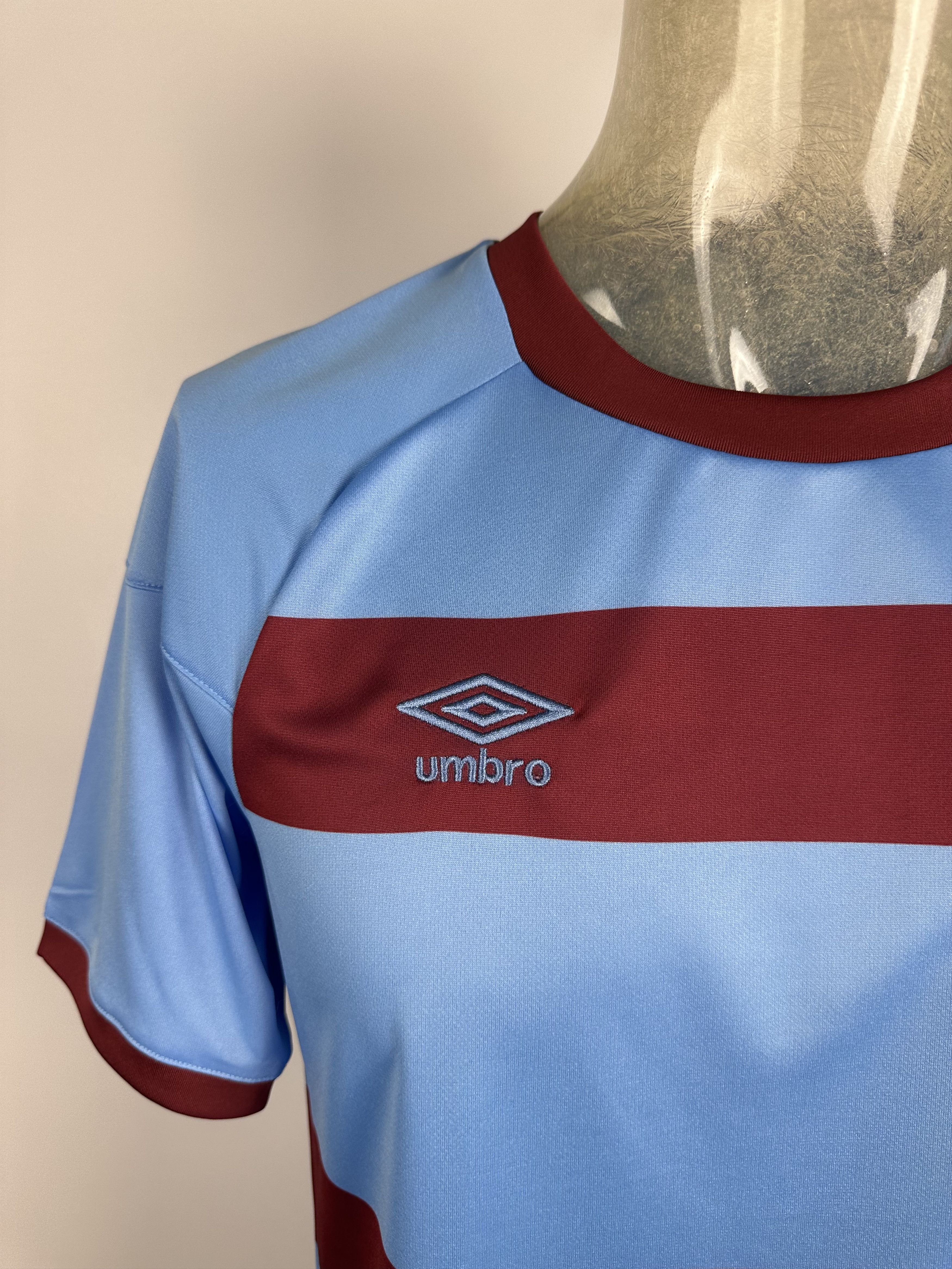 Umbro West Ham United 2020 2021 Football Shirt Soccer Jersey Umbro Size US M / EU 48-50 / 2 - 3 Thumbnail