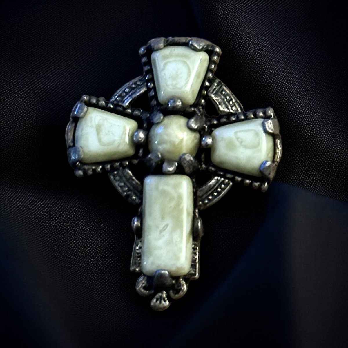 Vintage Vintage Scottish Agate Celtic cross brooch Size ONE SIZE - 1 Thumbnail