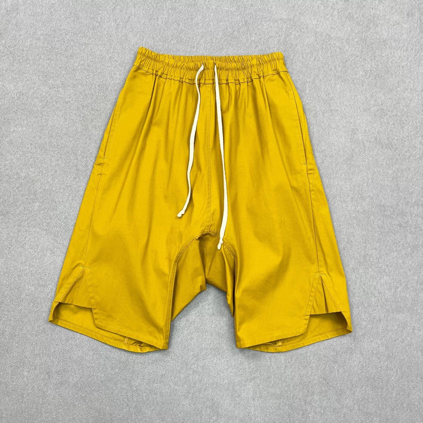 Rick Owens Rick Owens 22SS Yellow Rigid Cotton Drawstring Shorts Size US 32 / EU 48 - 1 Thumbnail