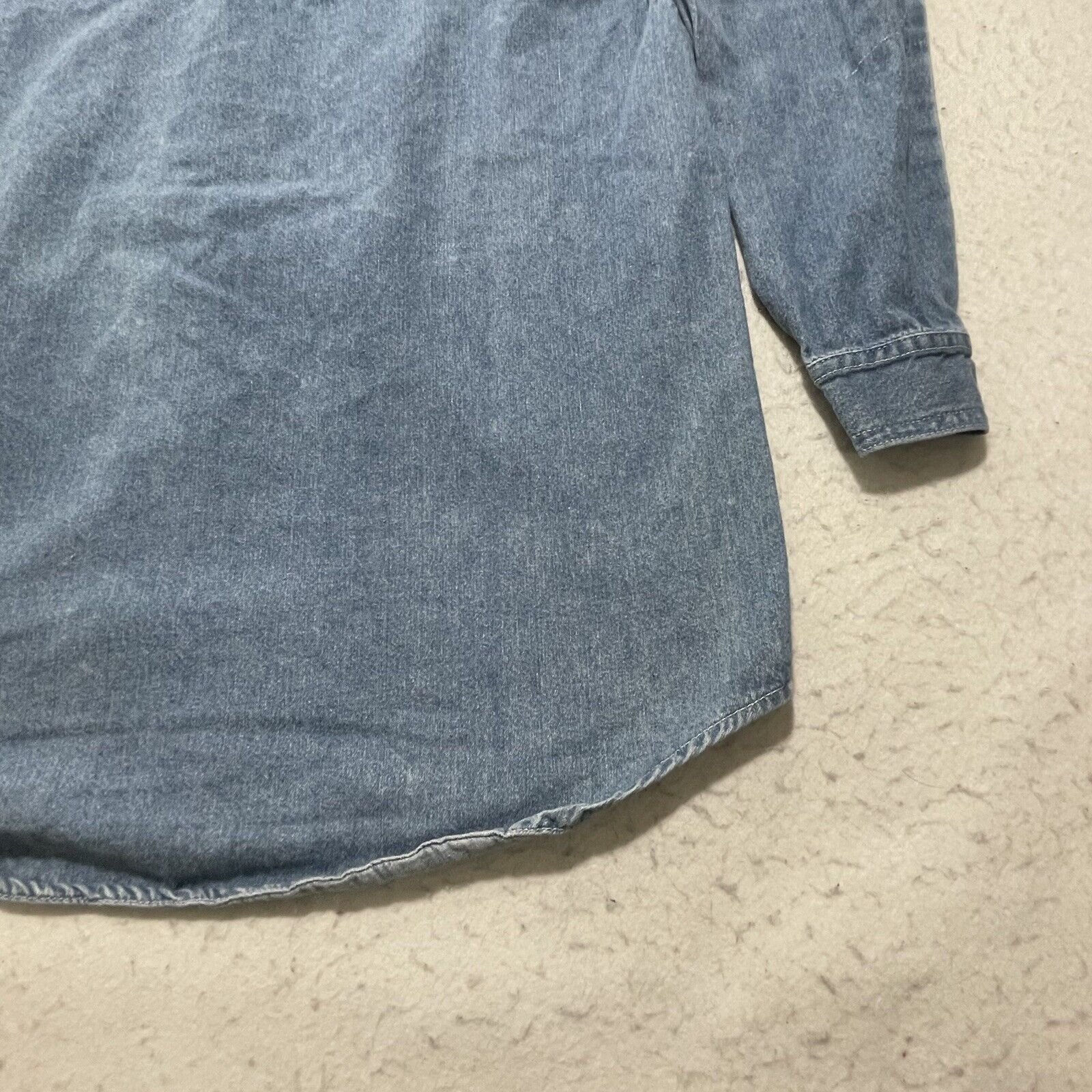 Vintage Vintage Bobbie Brooks Button Up Denim Shirt Christmas Toys Size S / US 4 / IT 40 - 11 Thumbnail