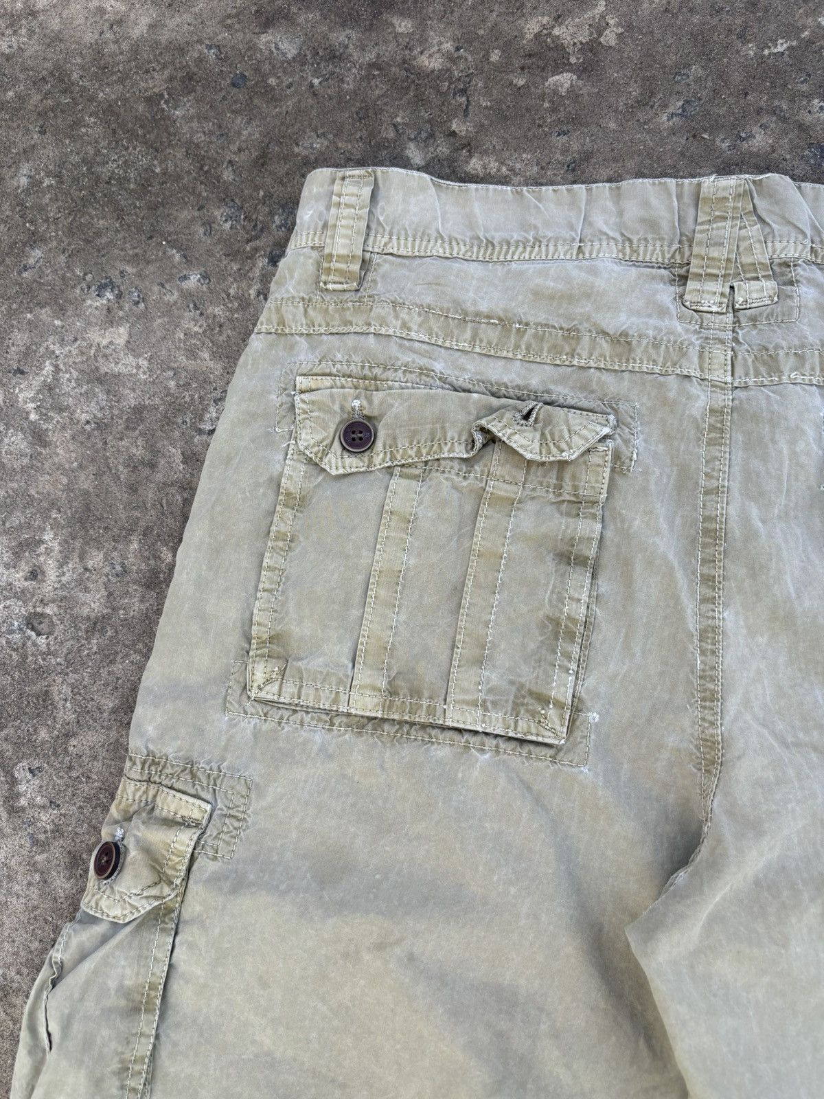 Japanese Brand Vintage Dyedwash Khaki Cargo Short Size US 32 / EU 48 - 6 Thumbnail