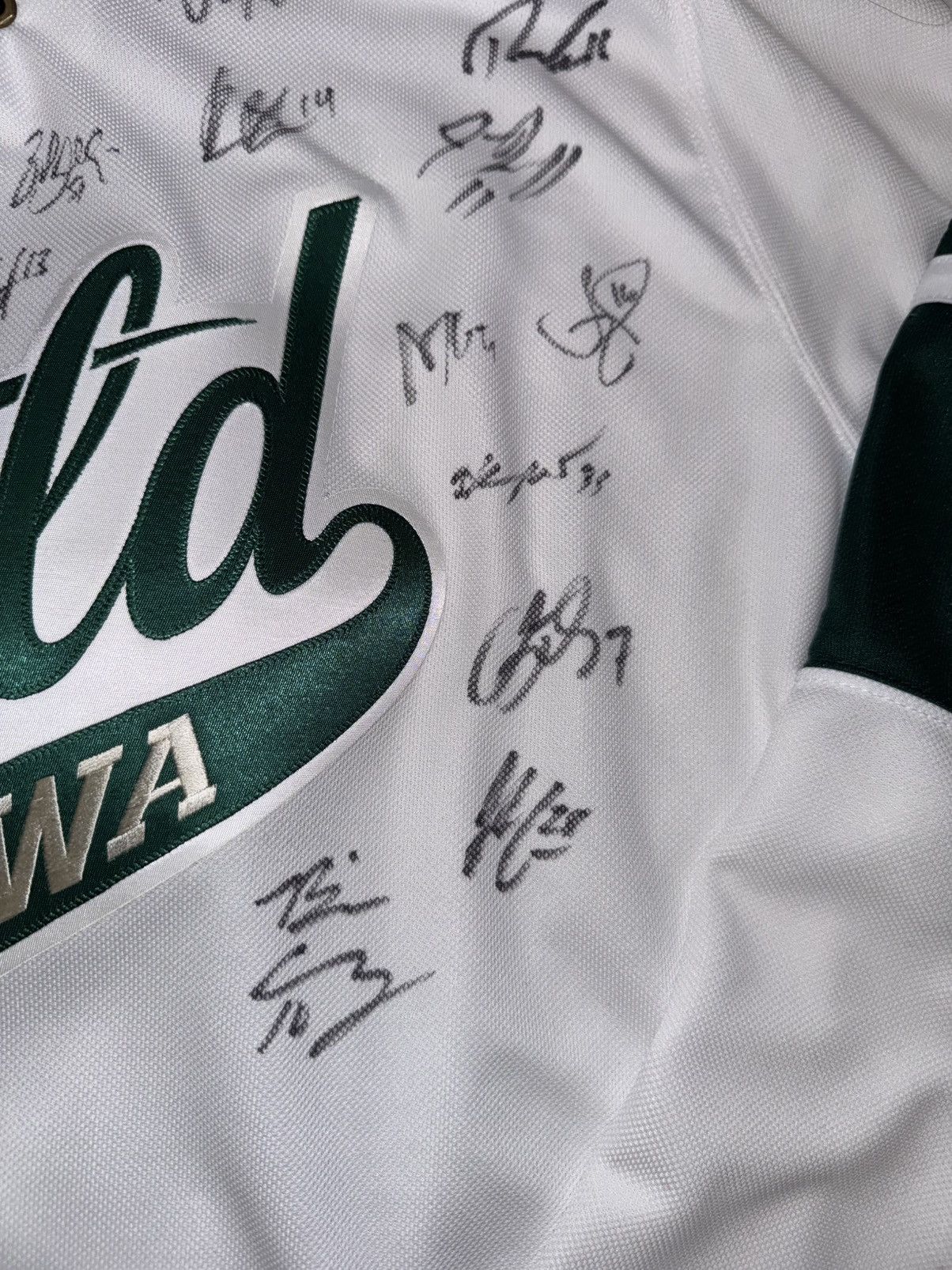 Reebok IOWA WILD SIGNED REEBOK Jersey Shirt size XL Size US XL / EU 56 / 4 - 8 Thumbnail