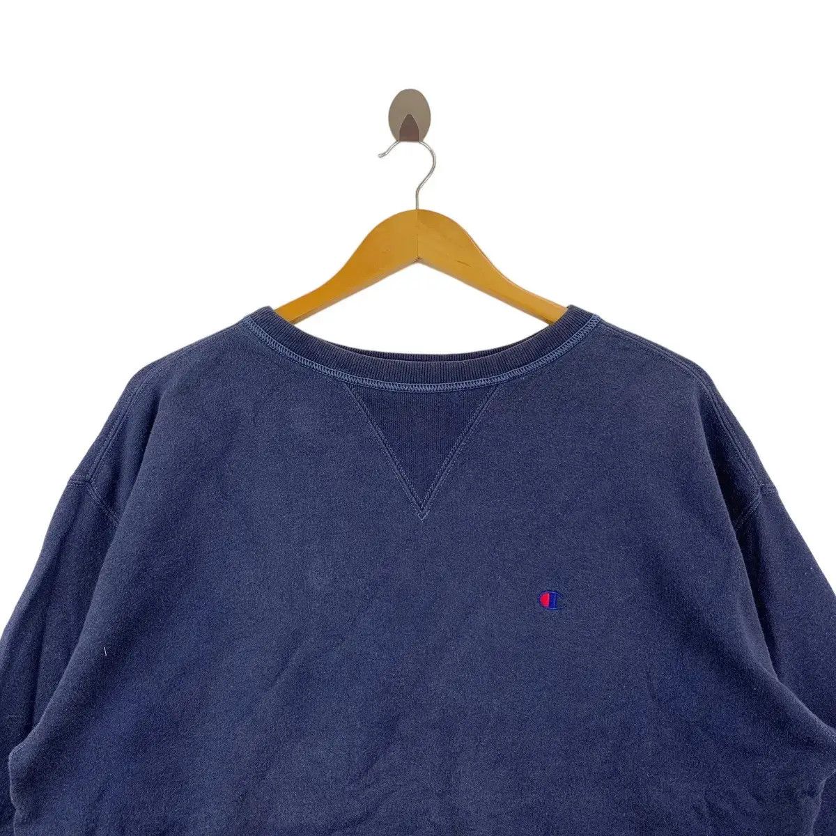 Champion × Vintage Vintage CHAMPION PRODUCTS USA Embroidered Sweatshirt Sweater Size L / US 10 / IT 46 - 2 Thumbnail