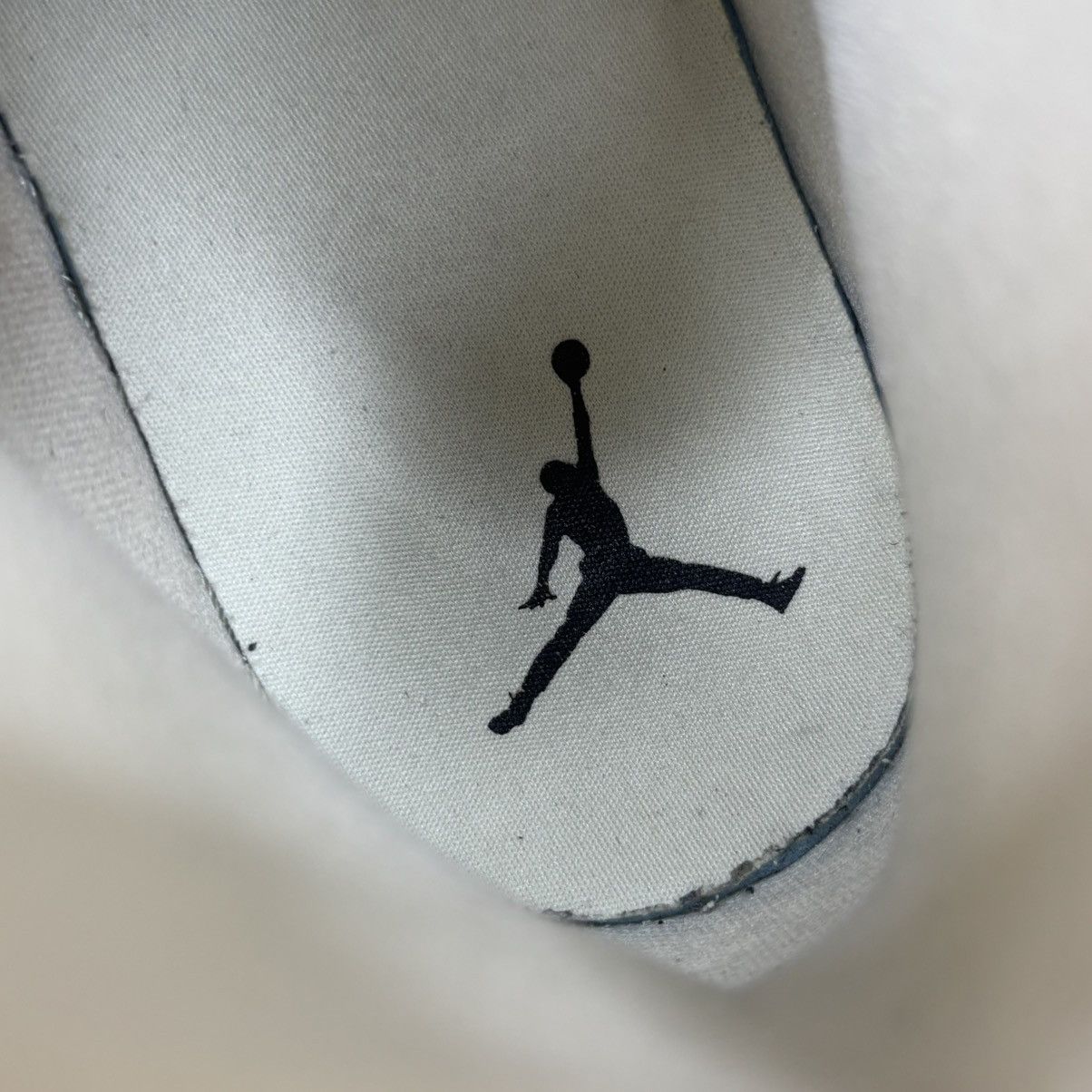Jordan Brand Size 10W/8.5M - Jordan 1 Mid Coconut Milk Wmn CLEAN No Box Size US 10 / IT 40 - 8 Thumbnail