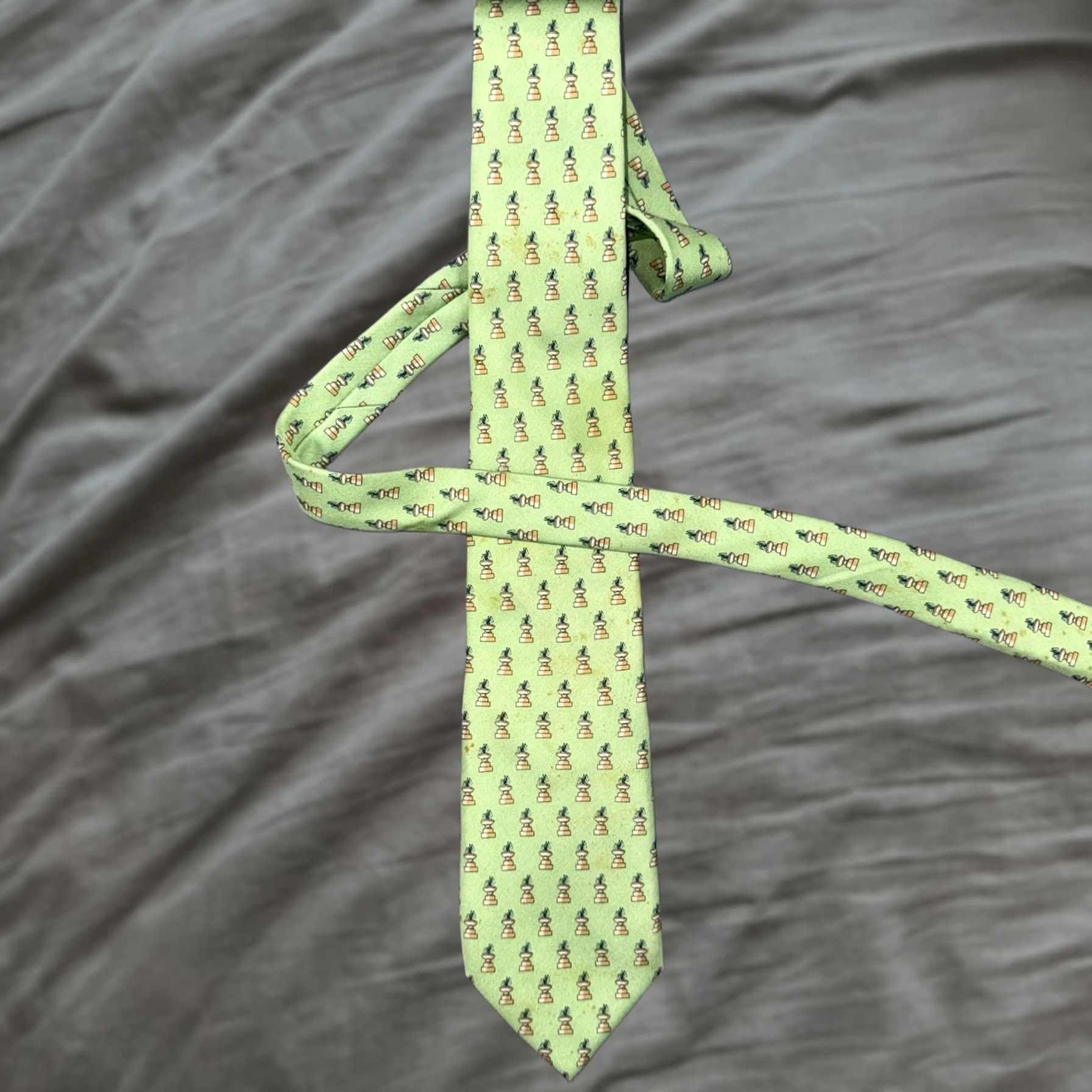 Vineyard Vines Vineyard Vines Custom Collection Silk Tie Green Fountain Pattern 3.75" Wide Men's Tie Silk 100% Handmade Green Fountain Vintage? No - remove? Size ONE SIZE - 1 Thumbnail