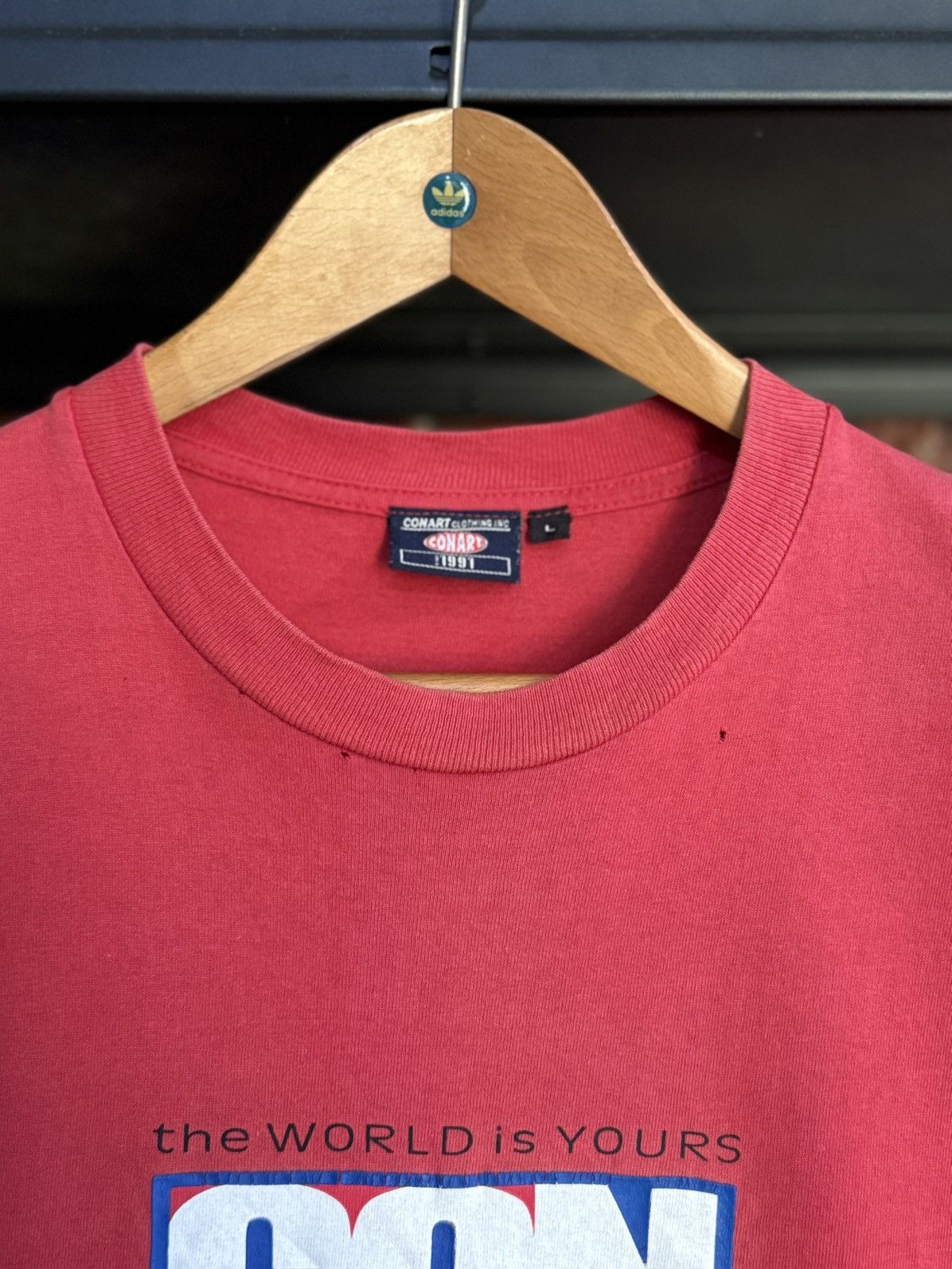 Rap Tees Thrashed Vintage 90s Conart The World Is Yours Sun Faded Tee Size US L / EU 52-54 / 3 - 5 Thumbnail