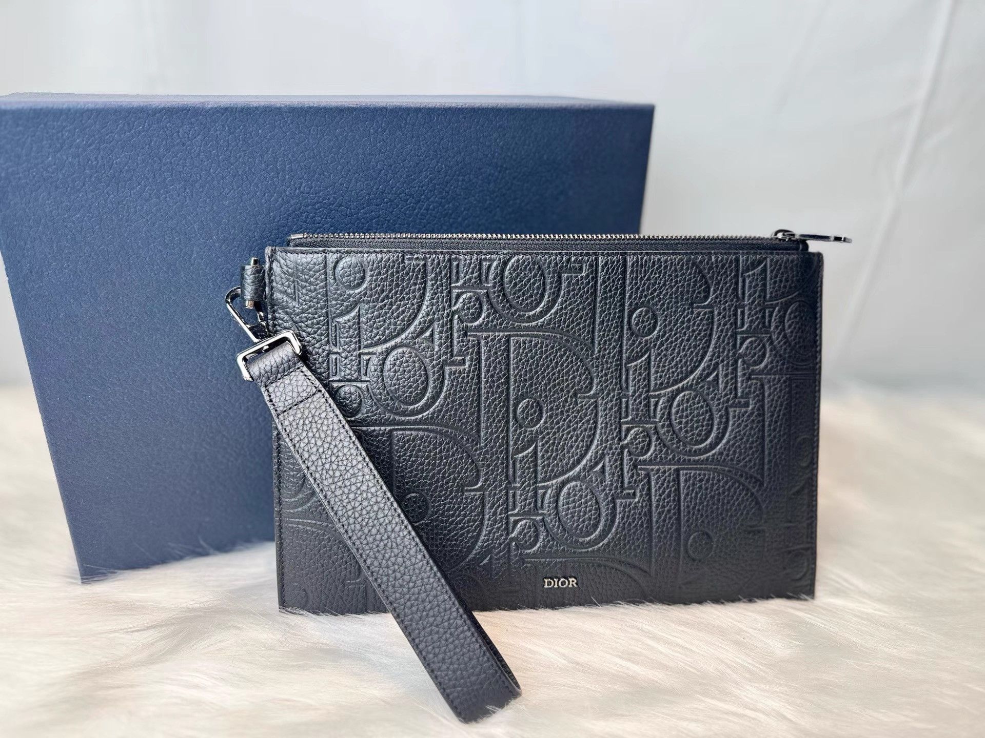 Dior DIOR Gravity Leather Zip Pouch Wristlet K36 Size ONE SIZE - 1 Thumbnail