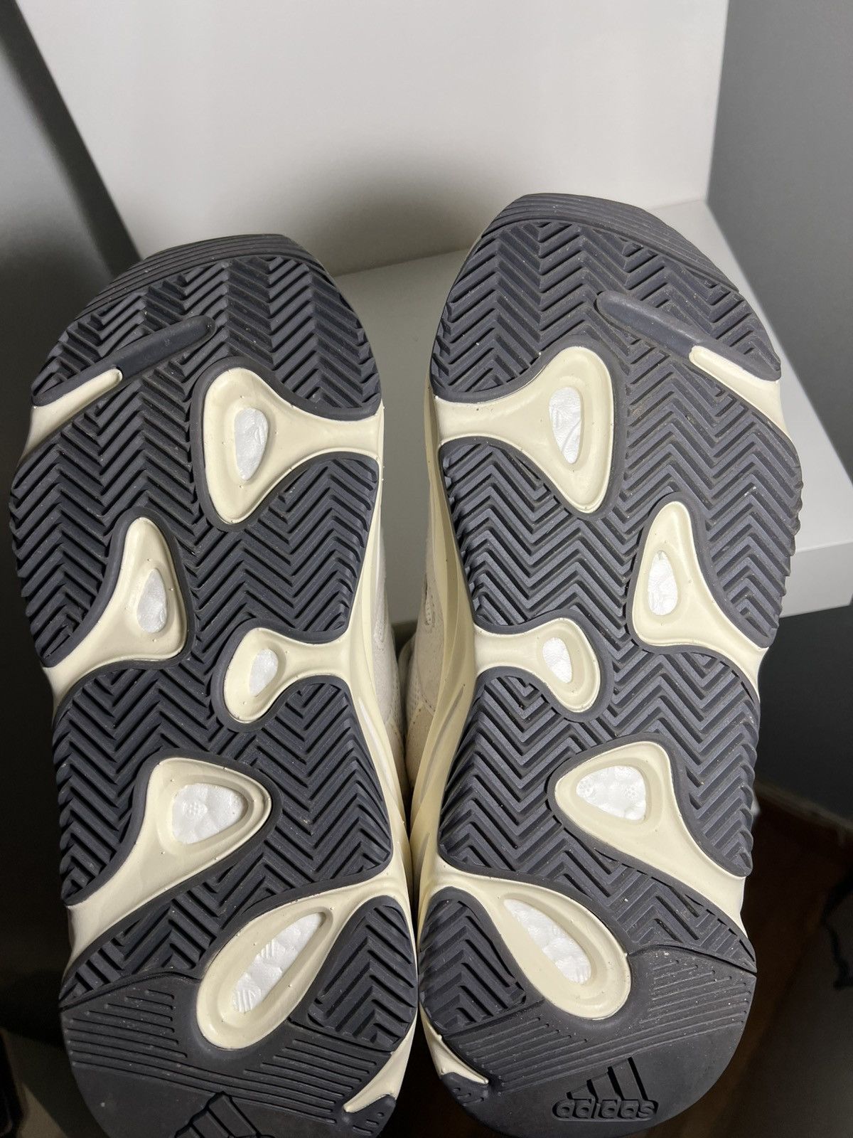 Yeezy Yeezy 700 analog Size US 8 / EU 41 - 7 Thumbnail