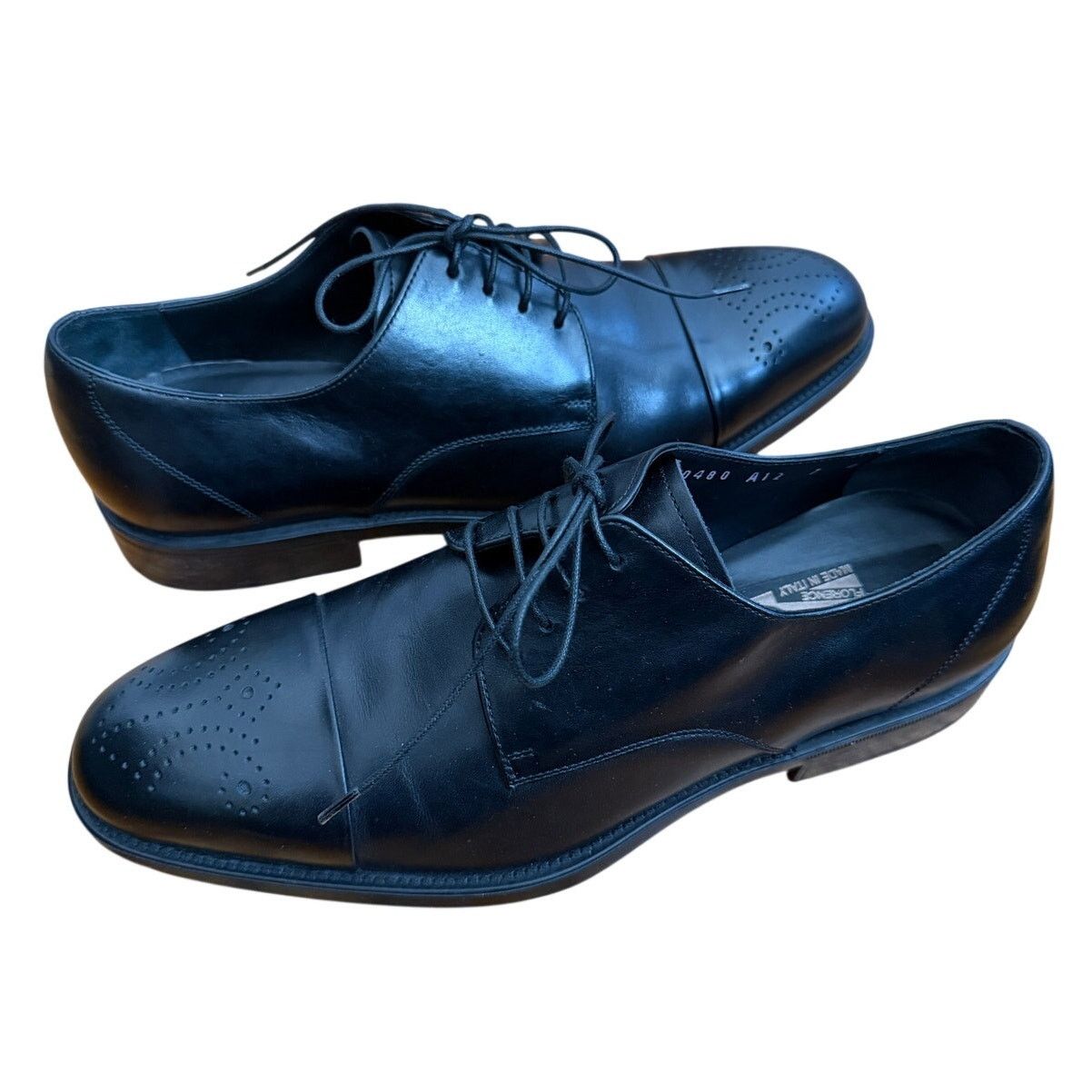 Salvatore Ferragamo Salvatore Ferragamo Like New Men's Black Leather Oxford Size US 7 / EU 40 - 3 Thumbnail