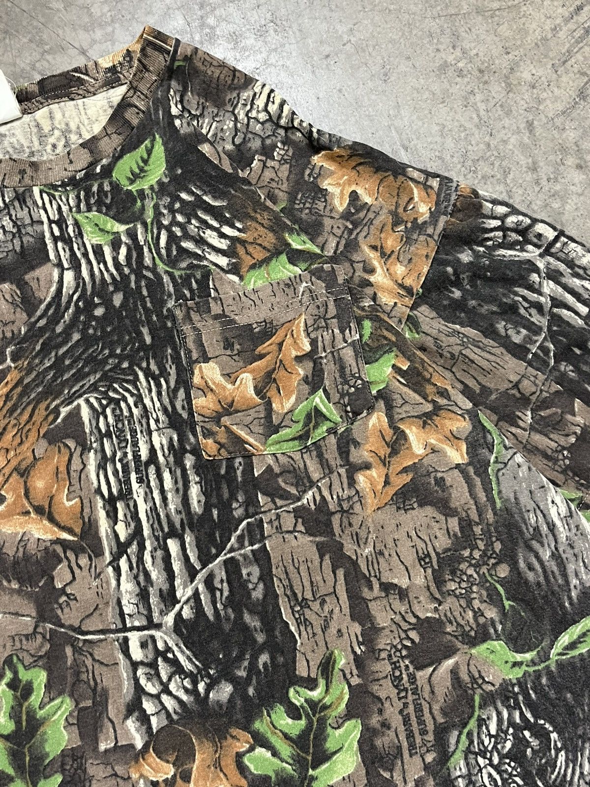 Carhartt × Realtree × Vintage Realtree camo vintage boxy fit pocket tee streetwear hype Size US XL / EU 56 / 4 - 4 Thumbnail