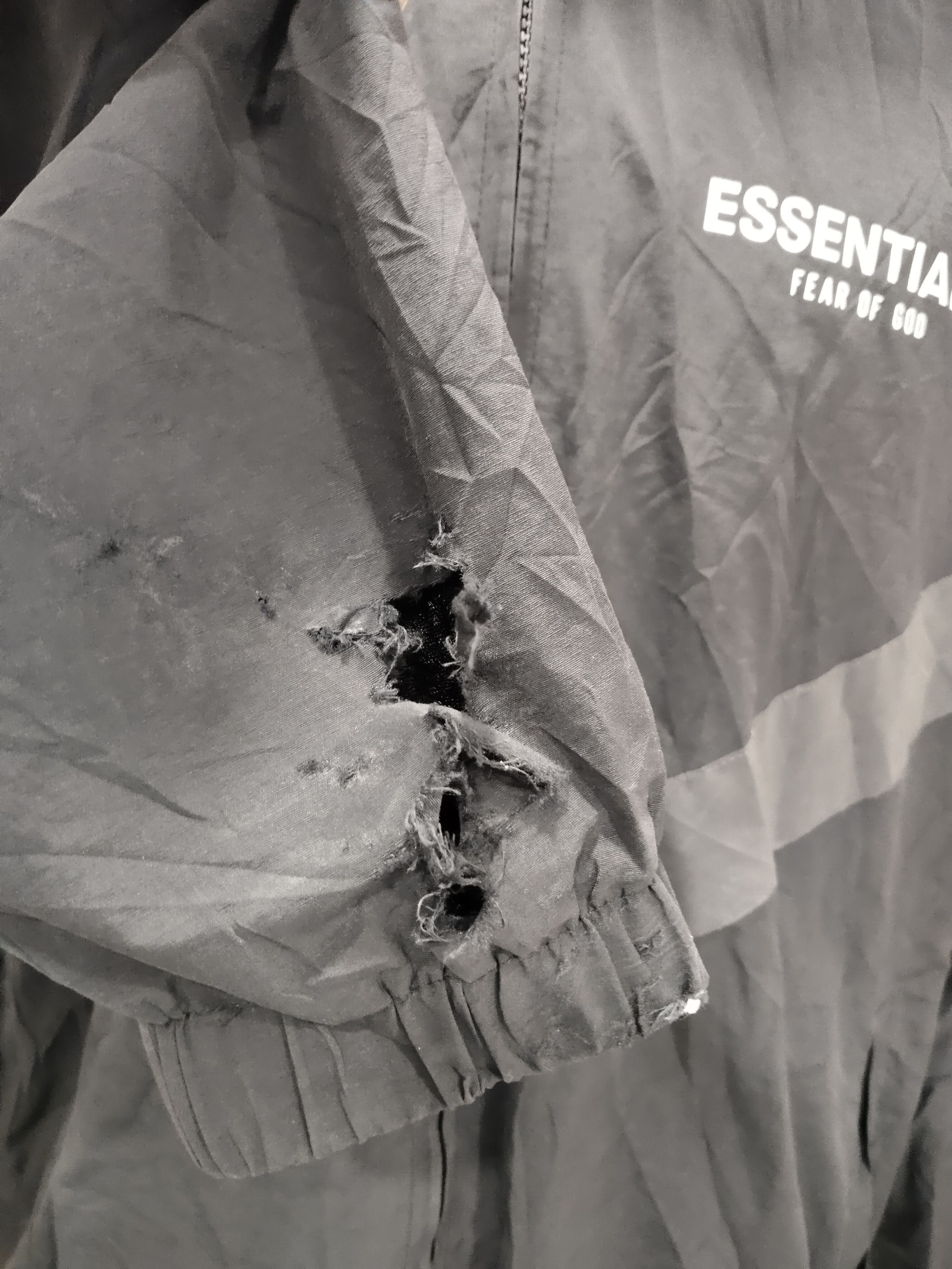Essentials × Fear of God Distressed Essentials By Fear of God Light Jacket Size US XL / EU 56 / 4 - 5 Thumbnail