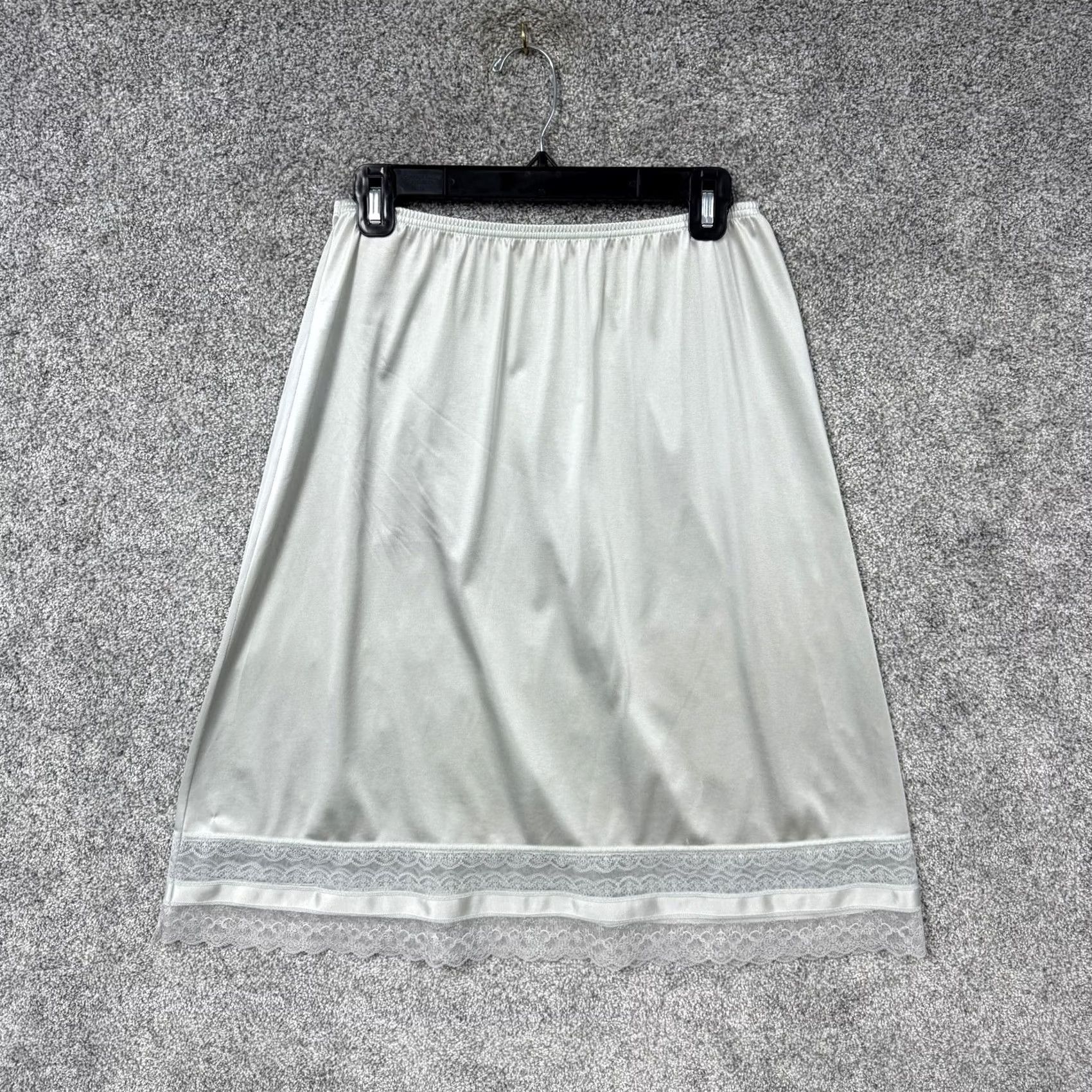 Vintage VINTAGE Vanity Fair Half Slip Skirt Womens M Sage Green Satin Nylon Unlined Lace Hem 70s 80s Retro Victorian Coquette USA Size 32" / US 10 / IT 46 - 6 Thumbnail