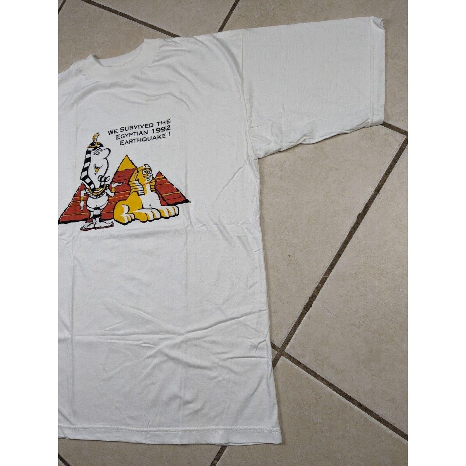 Majestic Vtg 'We Survived Egyptian 1992 Earthquake' 90s T-Shirt Cairo Size US XL / EU 56 / 4 - 3 Thumbnail