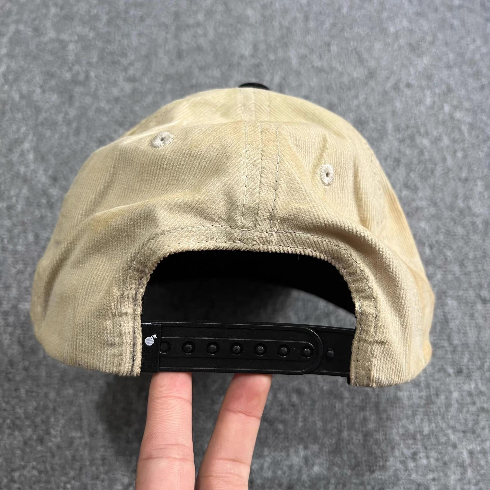 The Hundreds The Hundreds Bomb Embroidered Corduroy Baseball Cap Q7 Size ONE SIZE - 8 Thumbnail