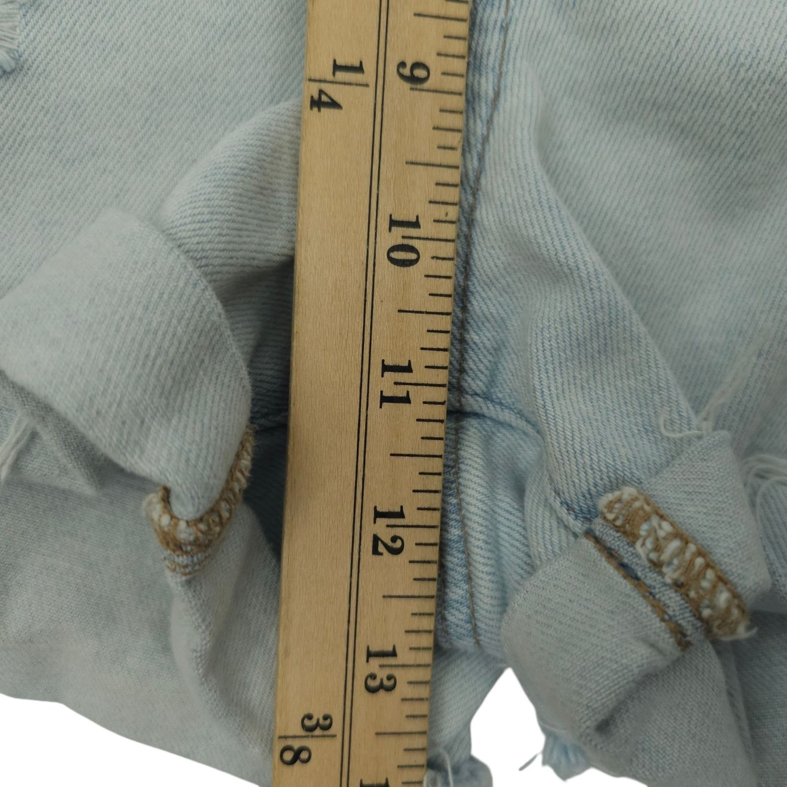 American Eagle Outfitters American Eagle Mom Shorts Size 10 Light Wash Distressed Size 32" / US 10 / IT 46 - 19 Thumbnail