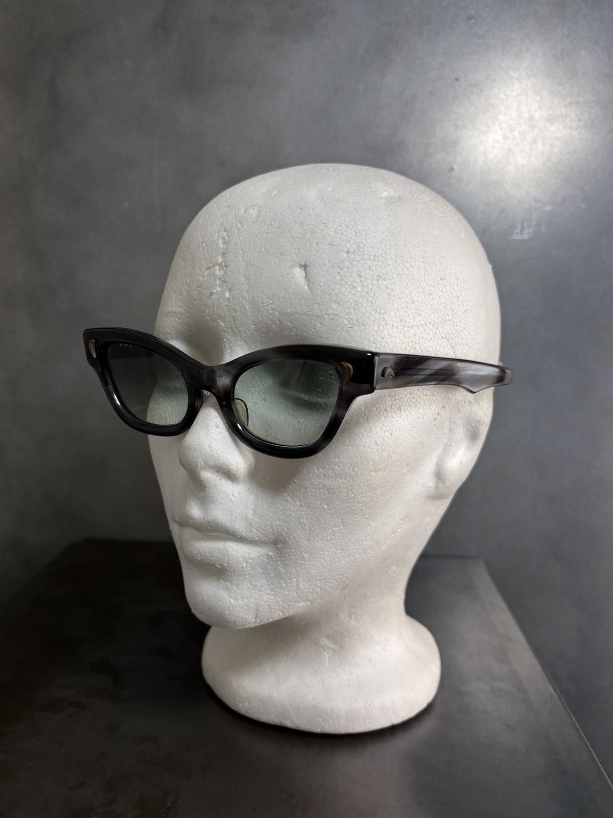 American Optical × Victory Sportswear × Vintage 1950s Sunglasses True Vintage Victory Optical Cat Eye Frames Size ONE SIZE - 2 Thumbnail
