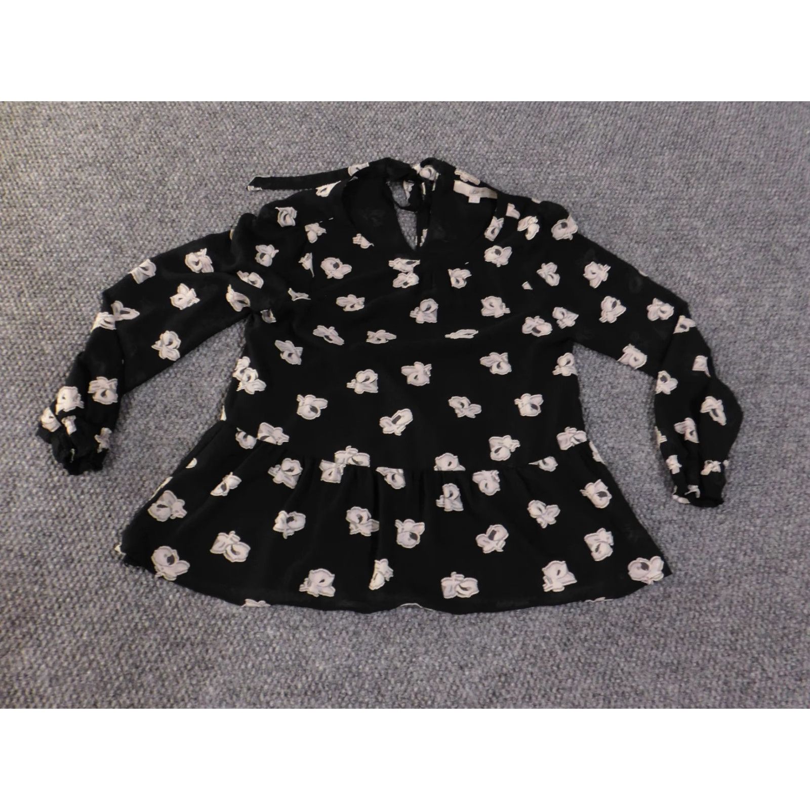 Ann Taylor Loft Ann Taylor Loft Blouse Shirt Womens XS Petite Black Floral Long Sleeve V-Neck Back Tie Casual Size XS / US 0-2 / IT 36-38 - 3 Thumbnail
