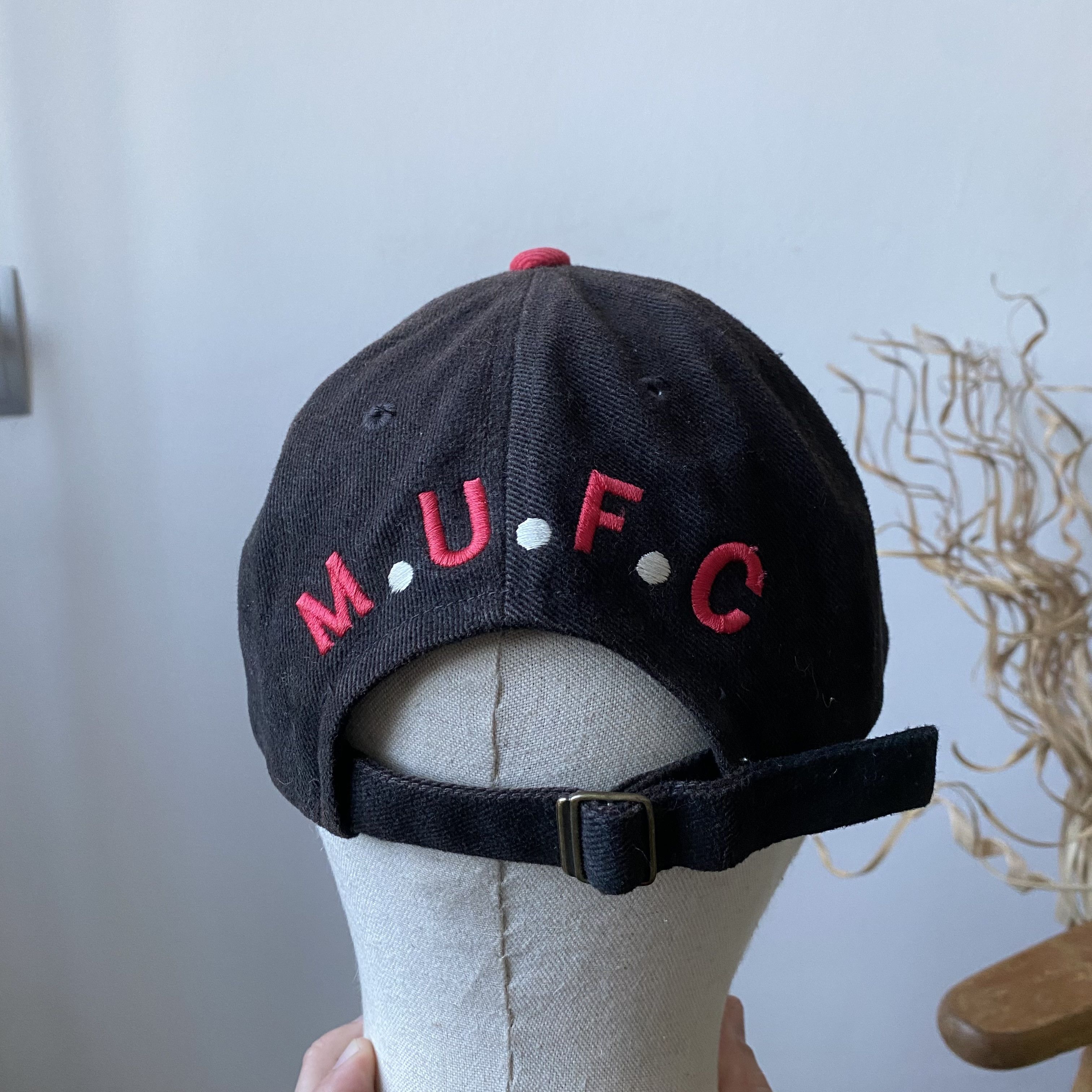 Nike ⚽️ Vintage 90s Faded Manchester United Cap Promo Dad Hat Size ONE SIZE - 4 Thumbnail
