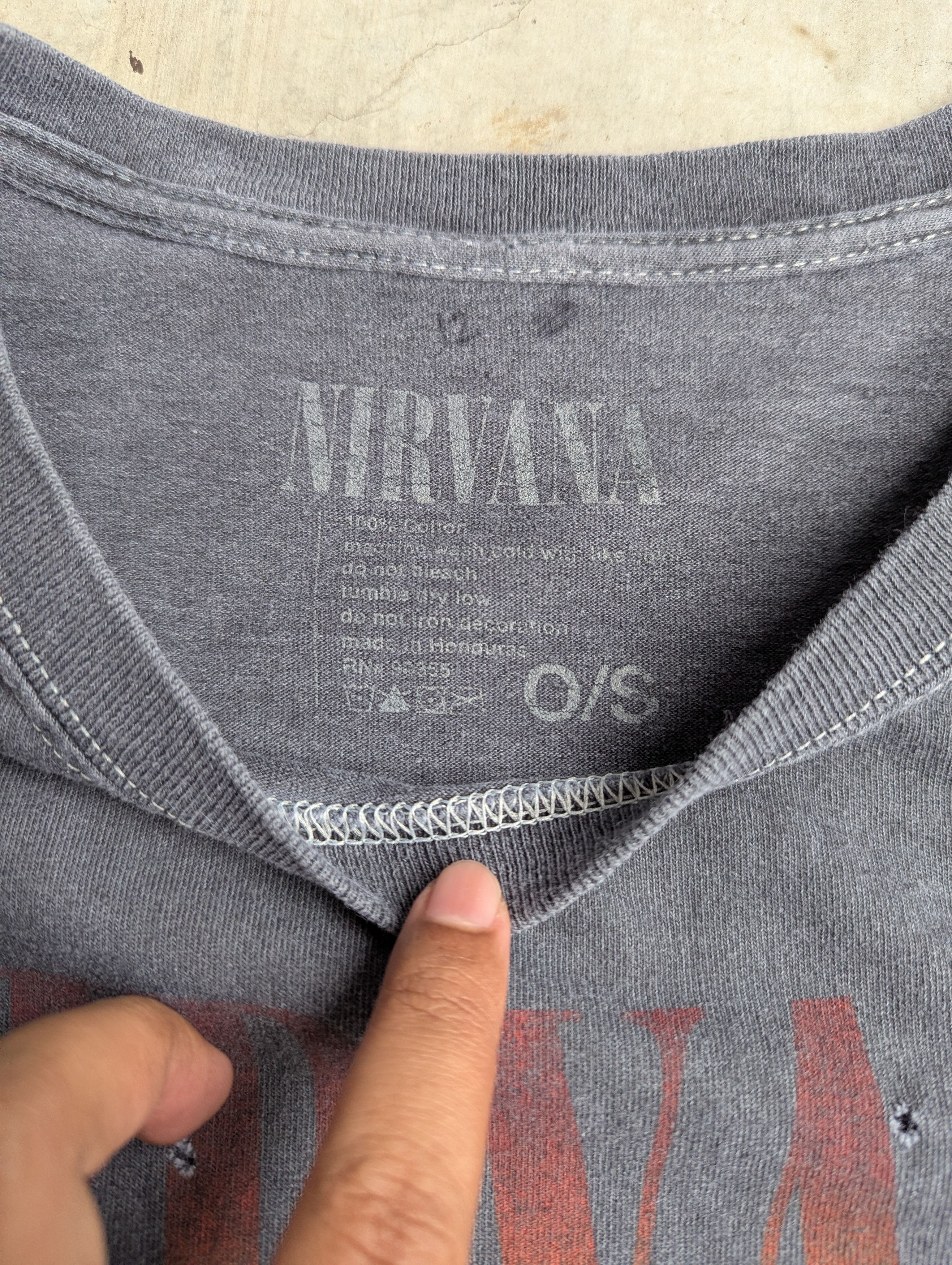 Band Tees Distressed Thrashed Nirvana MTV Unplugged Tshirt Size US XXL / EU 58 / 5 - 4 Thumbnail