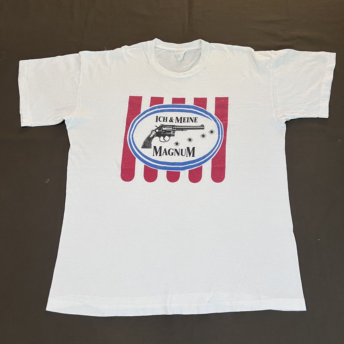 Vintage Vintage 90s ICH & MEINE MAGNUM Parody Tee Shirt 911 gun Size US XL / EU 56 / 4 - 2 Thumbnail