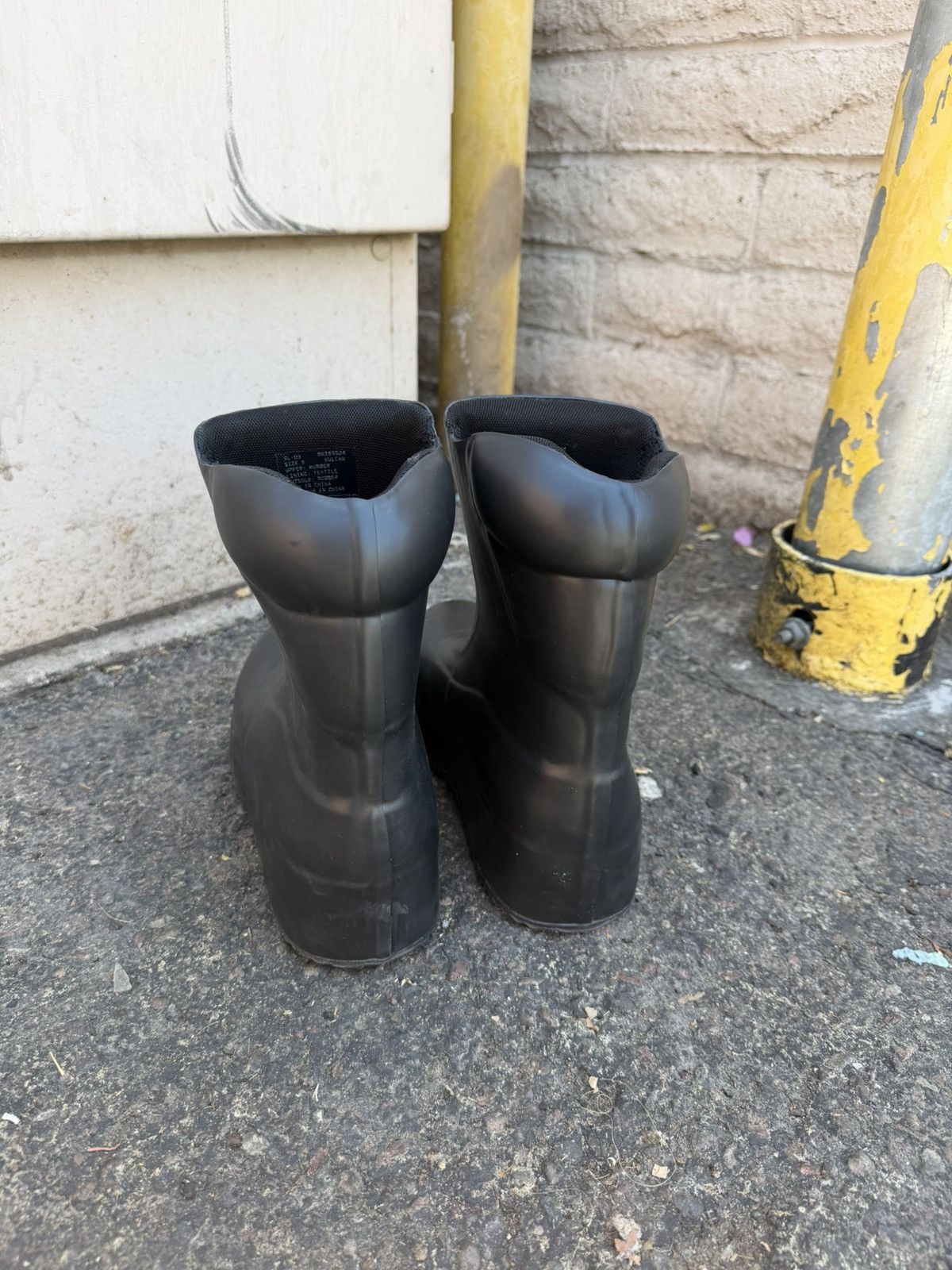 Yeezy YZY SL-03 Boot Size US 9 / EU 42 - 2 Thumbnail
