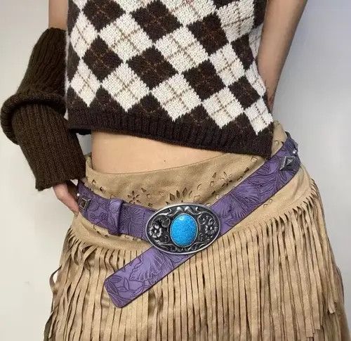 Retro carved rivet versatile belt
