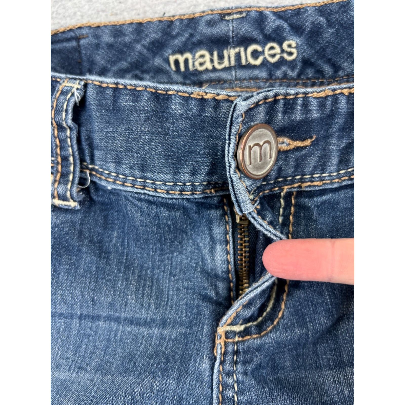 Vintage Maurices Shorts Womens Denim Blue 1 Low Rise 27x5 Cut-Off 5-Pocket Stretch Cotton Blend Gift-ready Casual Beach Dance Size 25" / US 0 / IT 36 - 6 Thumbnail