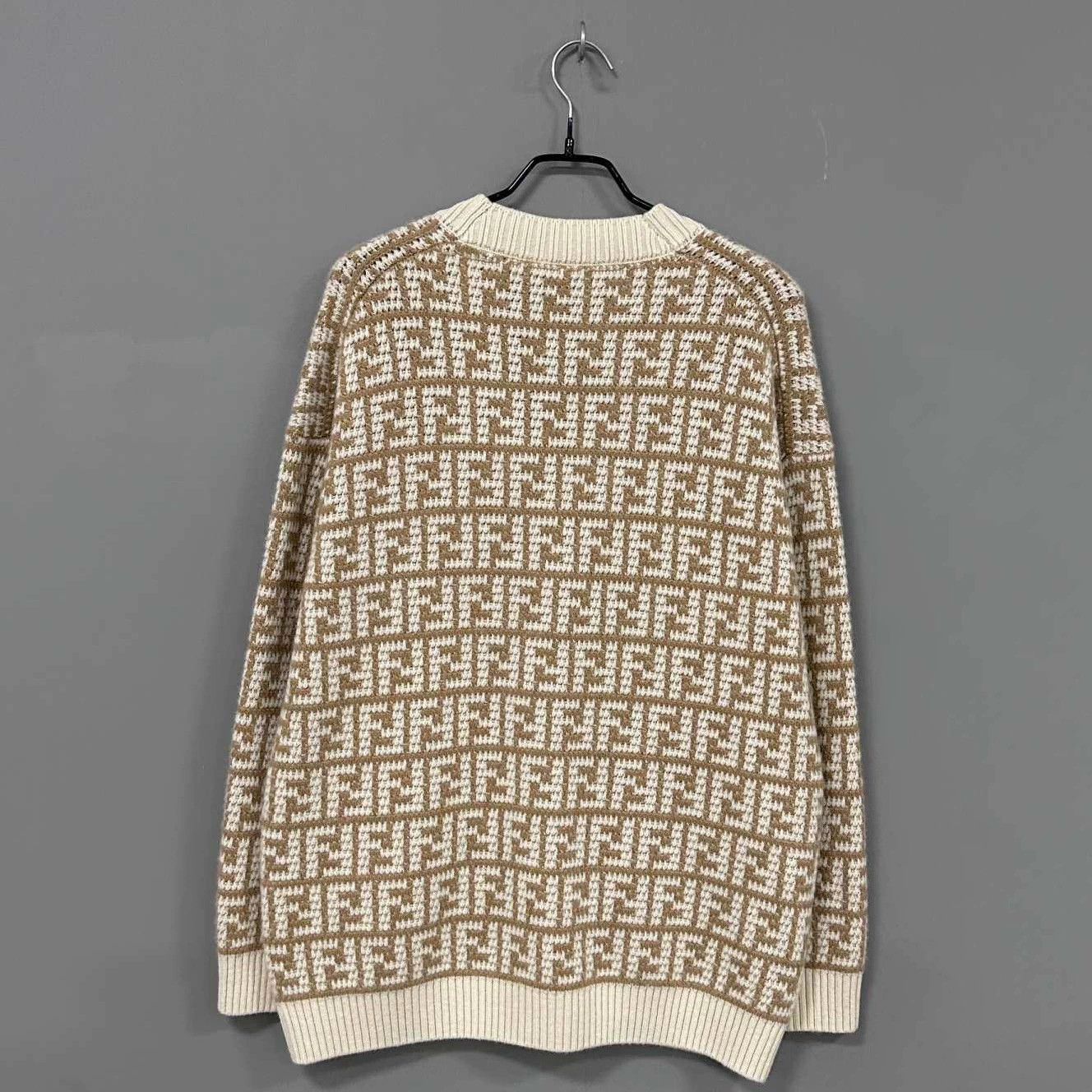 Fendi FENDI new cashmere all over print cardigan size 36 Size XS / US 0-2 / IT 36-38 - 3 Thumbnail