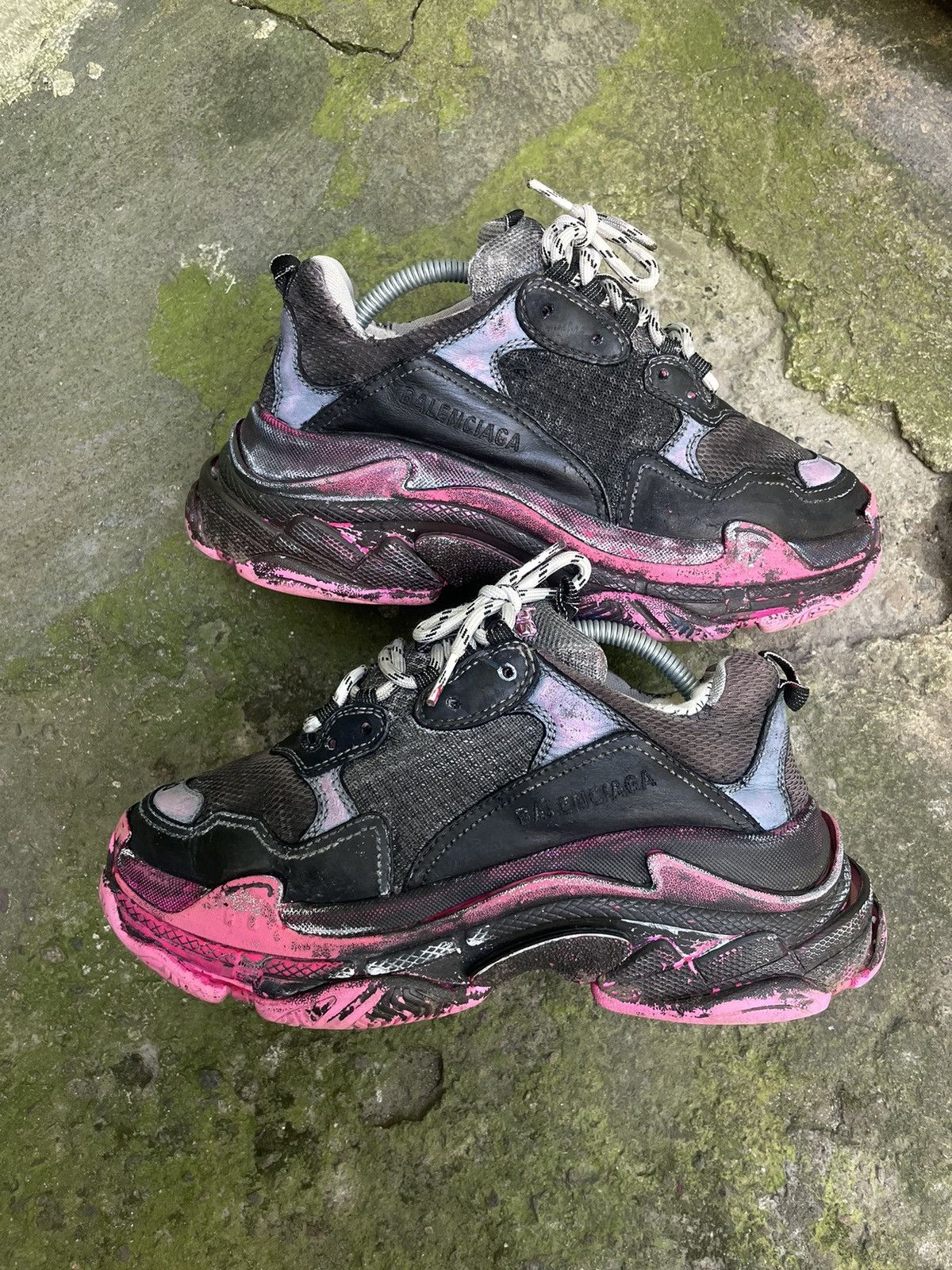 Balenciaga Balenciaga Triple S Custom Sneakers Black/Pink Size US 7 / EU 40 - 1 Thumbnail