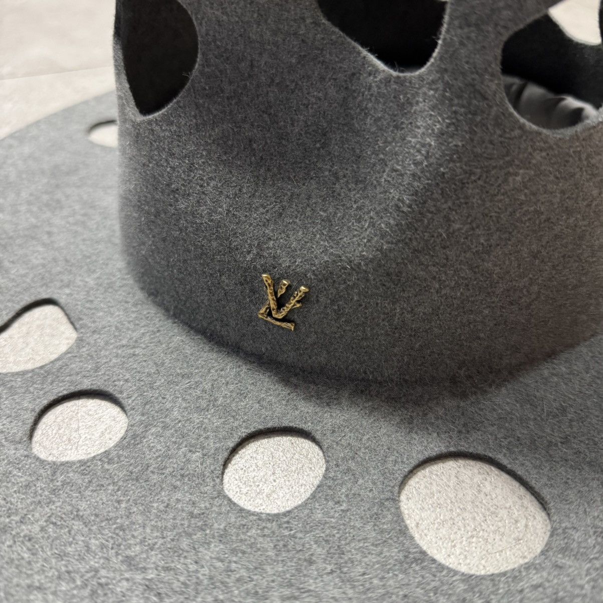 Louis Vuitton Louis vuitton FW19 Cheese Wool Hat Size ONE SIZE - 3 Thumbnail