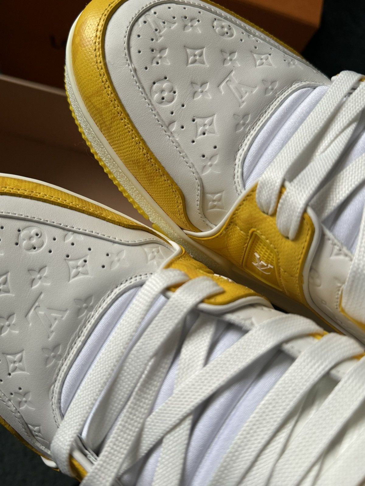 Louis Vuitton Louis Vuitton Trainer White Yellow Monogram Size US 10 / EU 43 - 6 Thumbnail