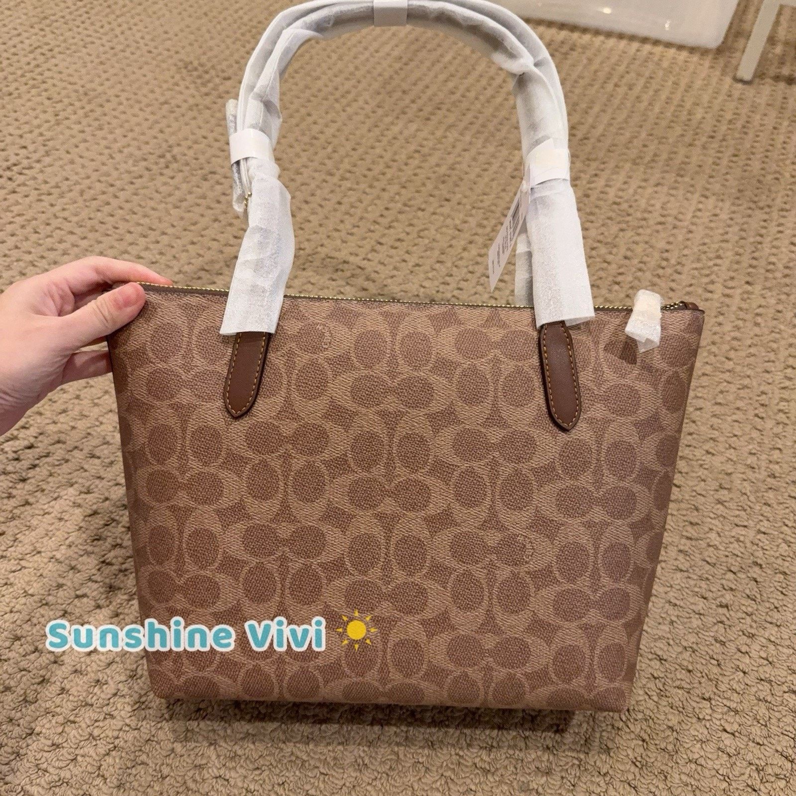 Coach NWT COACH Fiona Zip Tote Bag Signature CBT18 Gold/Tan/Brown Size ONE SIZE - 4 Thumbnail